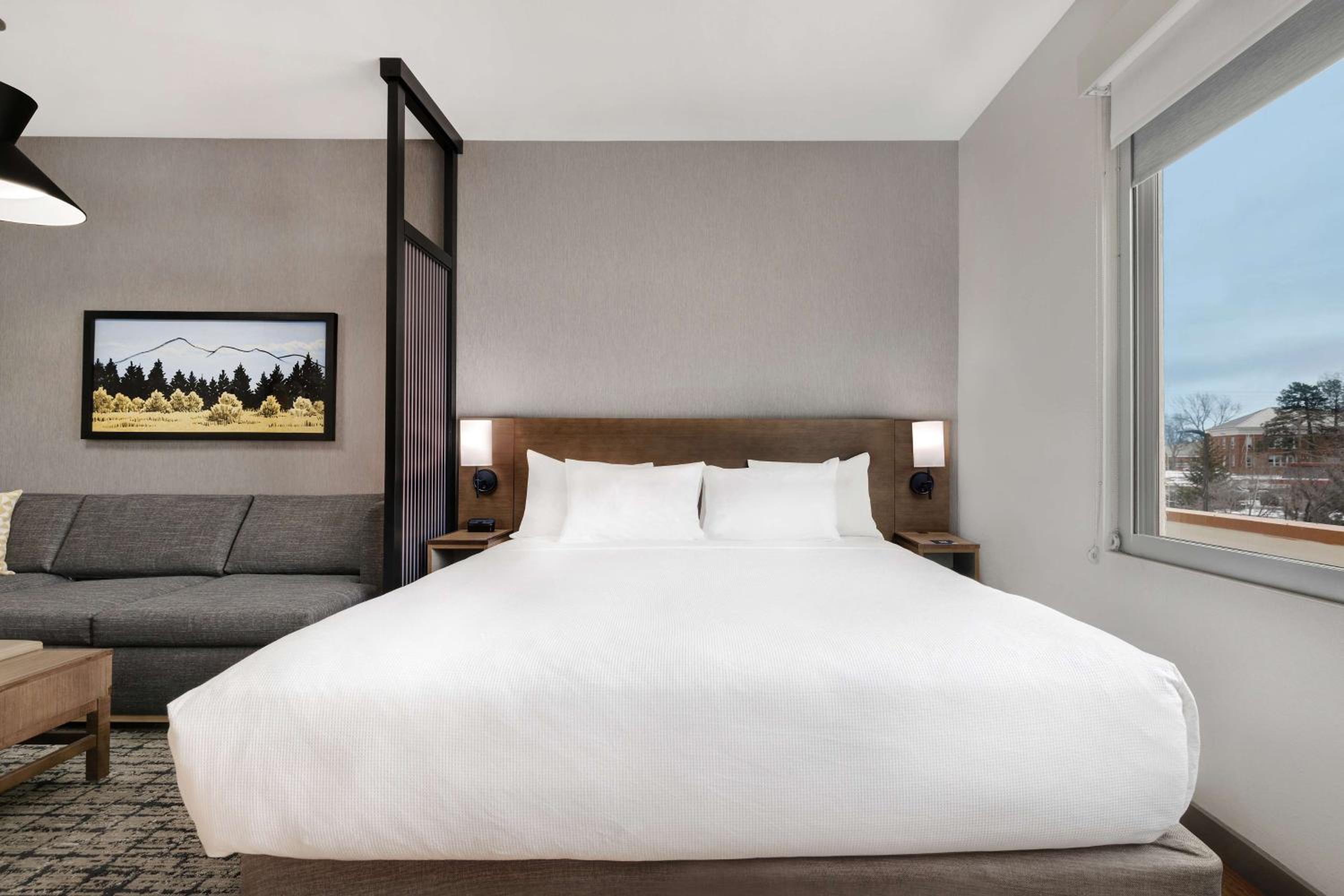 King Room with Sofa Bed - High Floor - Photo 11