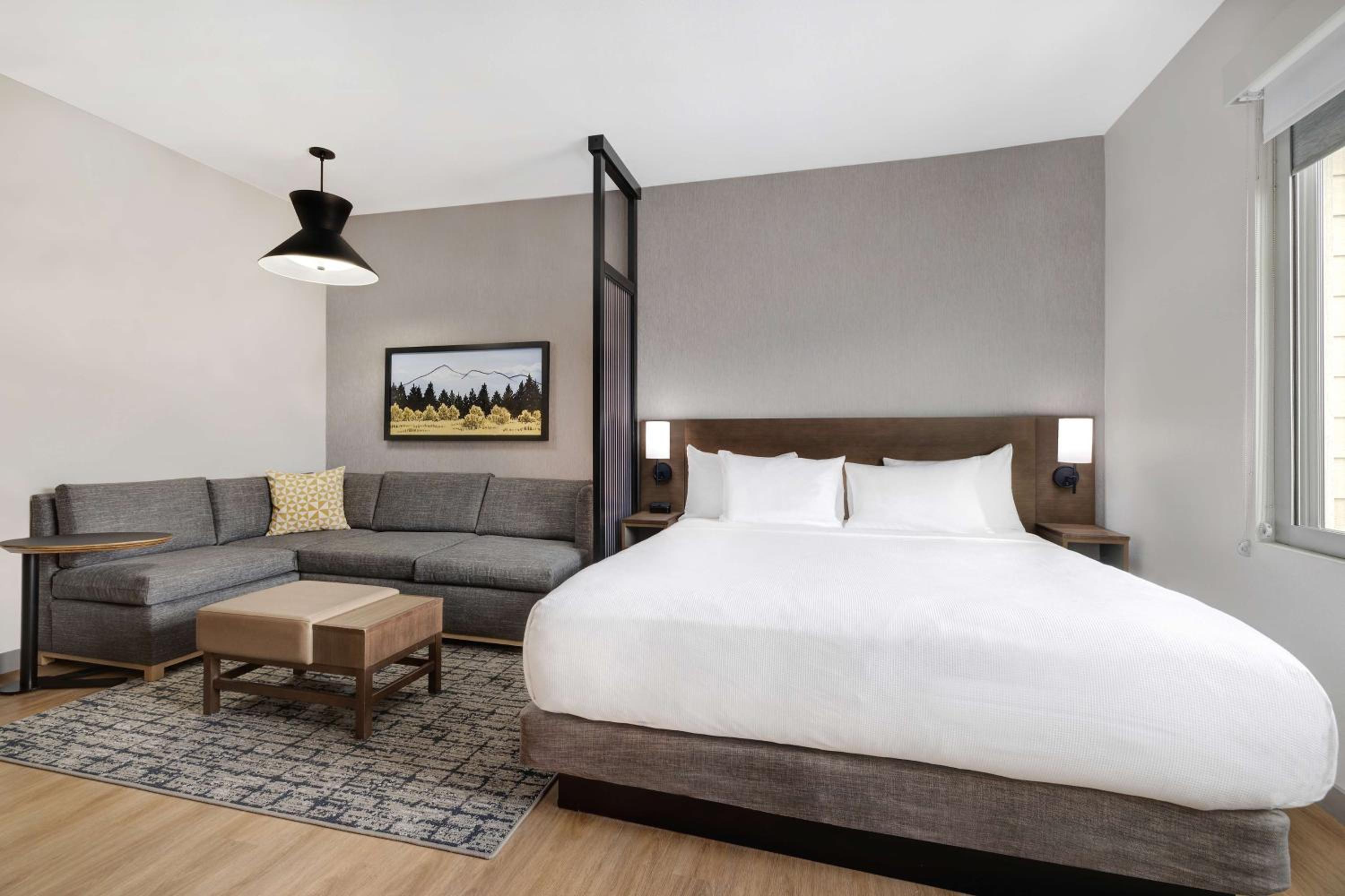 King Room with Sofa Bed - High Floor - Photo 12