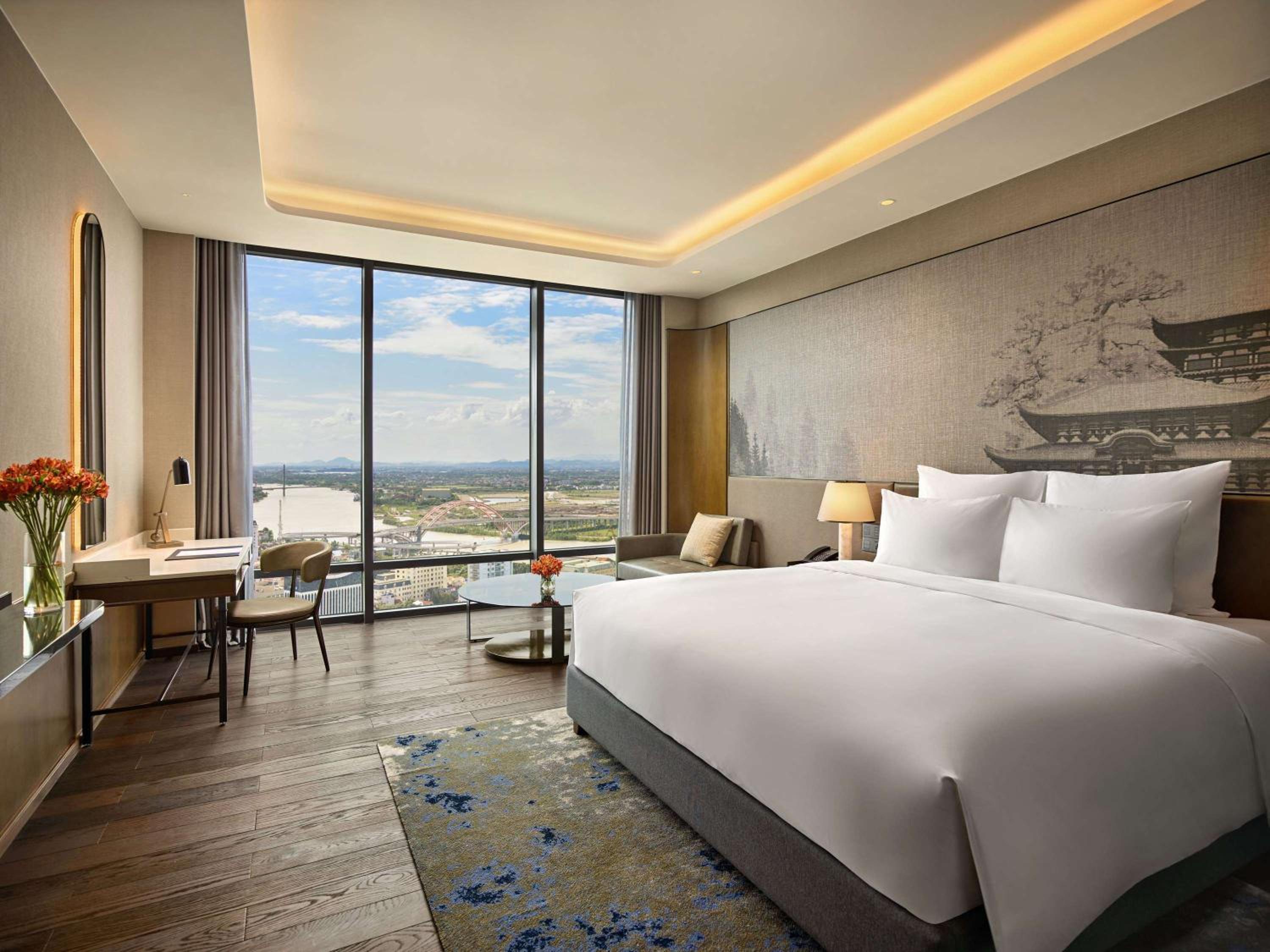 Deluxe Executive King Room - Lounge Access - Photo 1