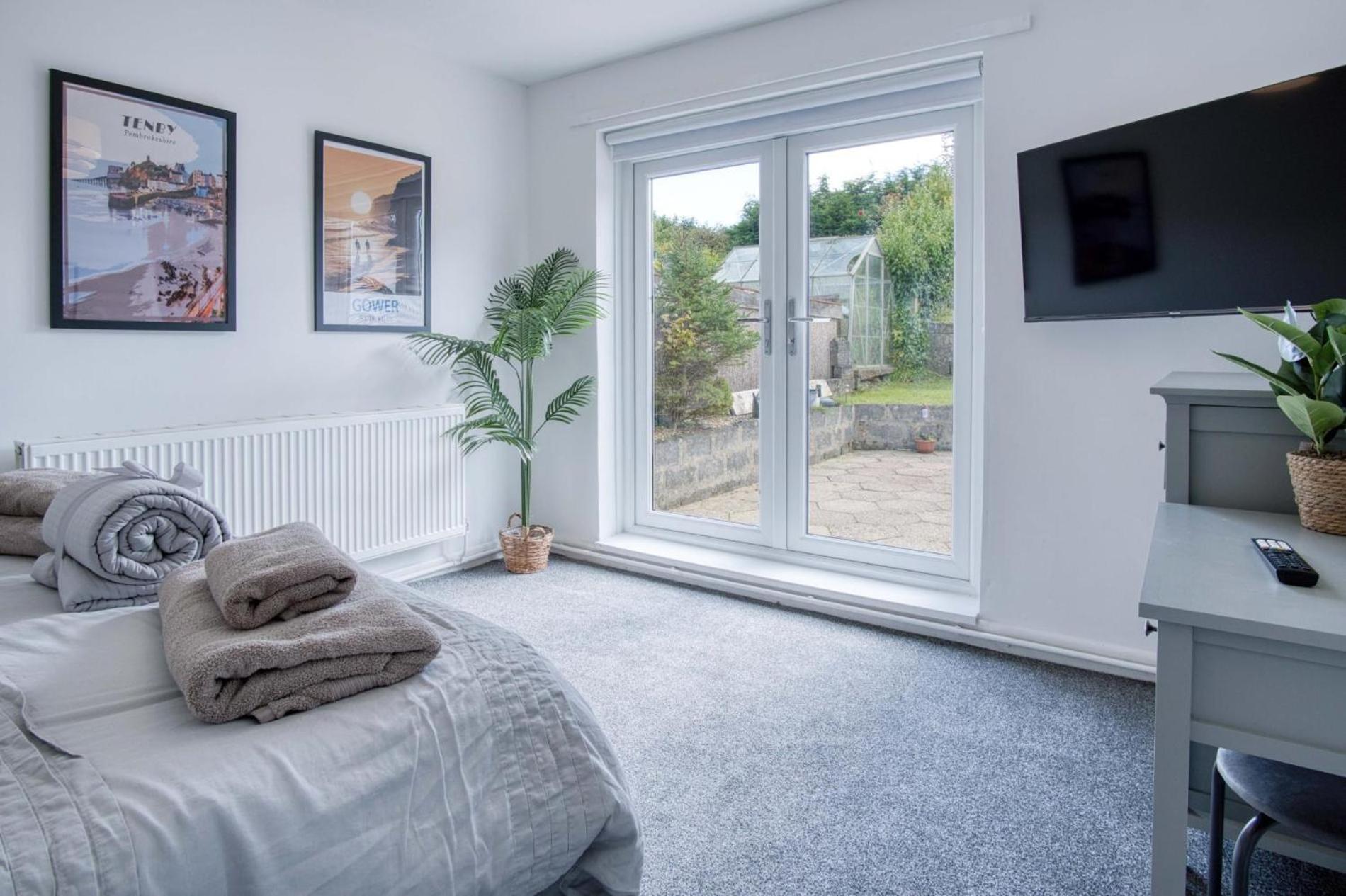 Three-Bedroom House photo 1