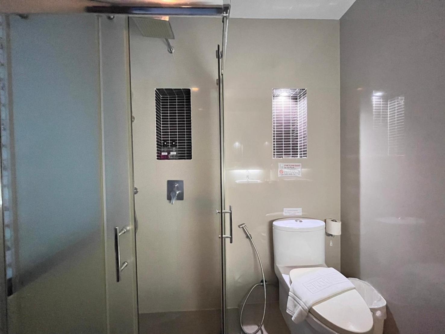 Double Room with Pool View photo 3