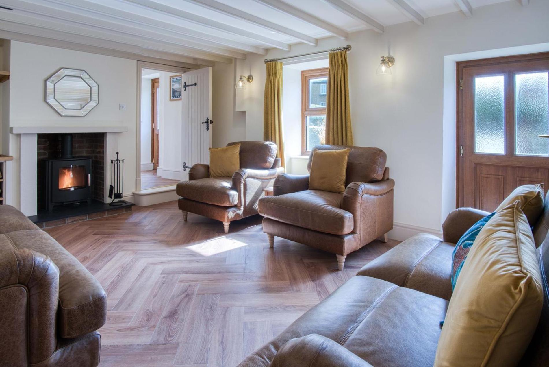 Four-Bedroom House photo 1