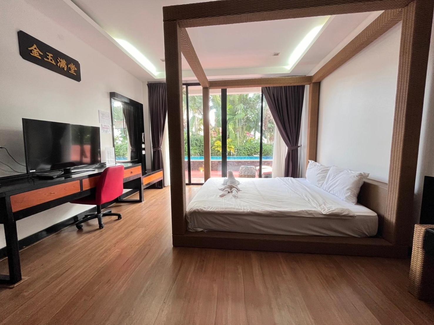Deluxe Double or Twin Room with Pool Access - Photo 5