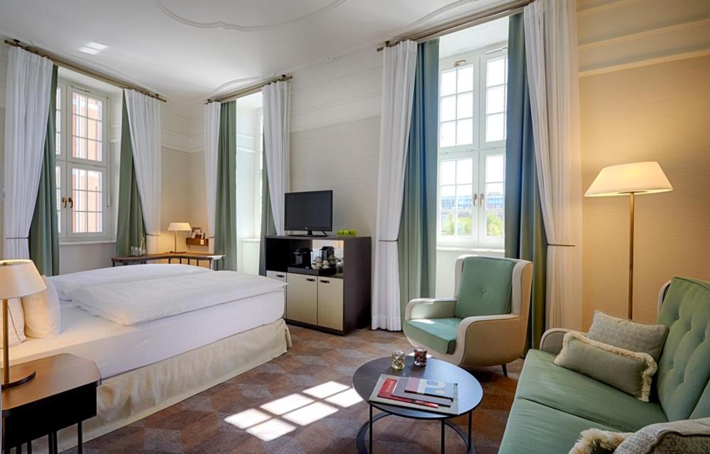 Superior Queen Room, Larger Guest room, 1 Queen