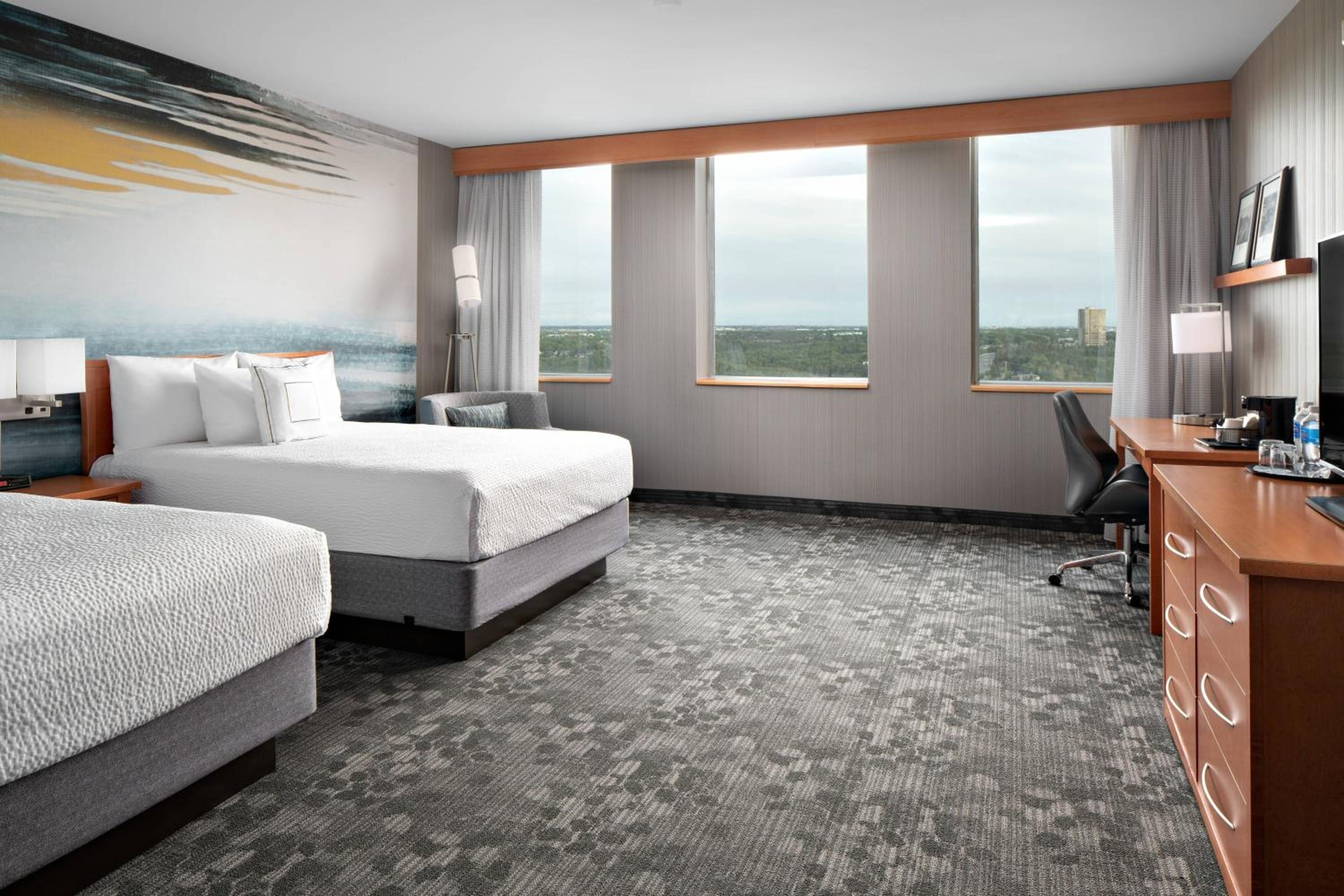 Queen Room with Two Queen Beds with River View - Photo 1
