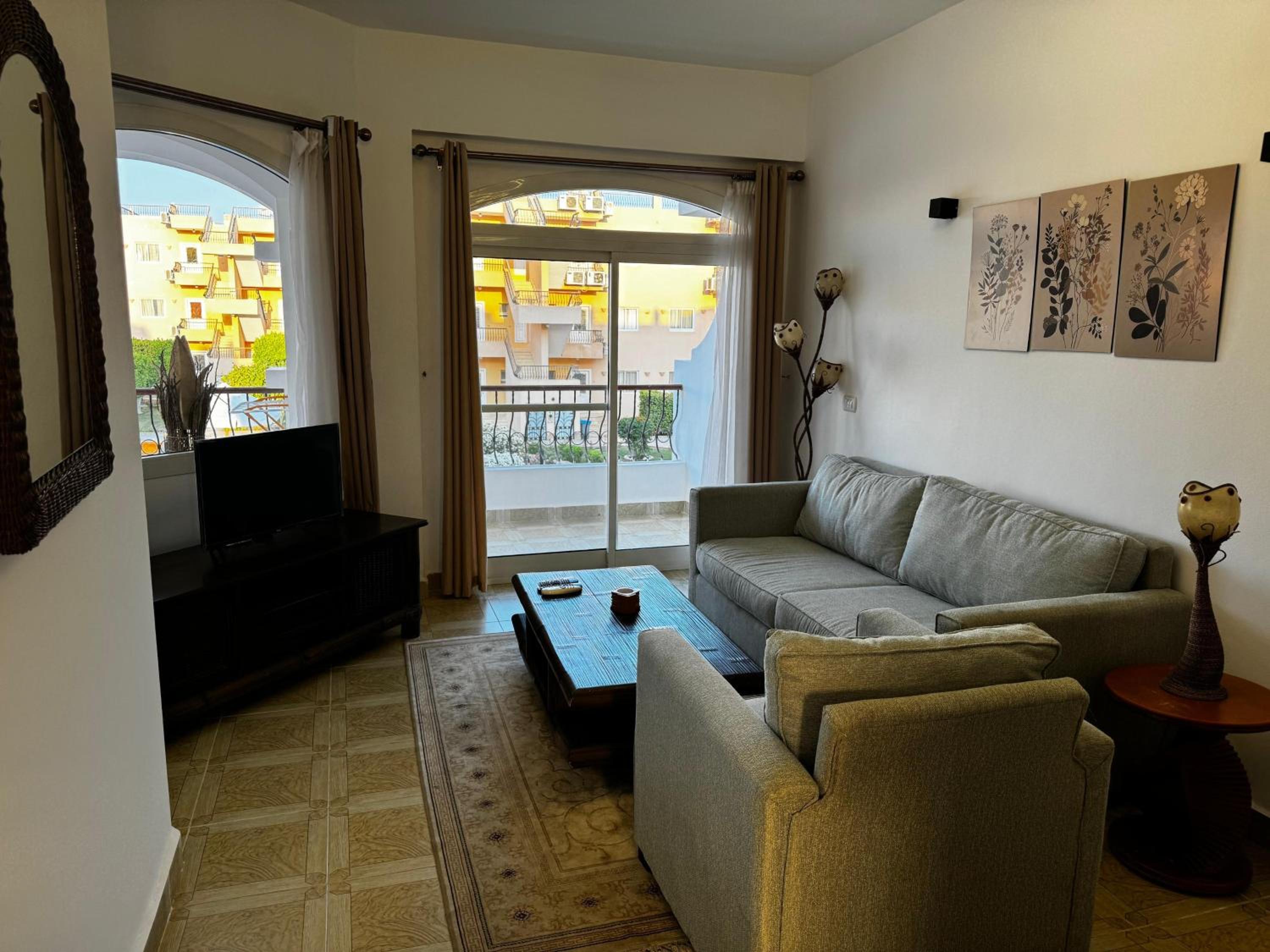 Apartment photo 1