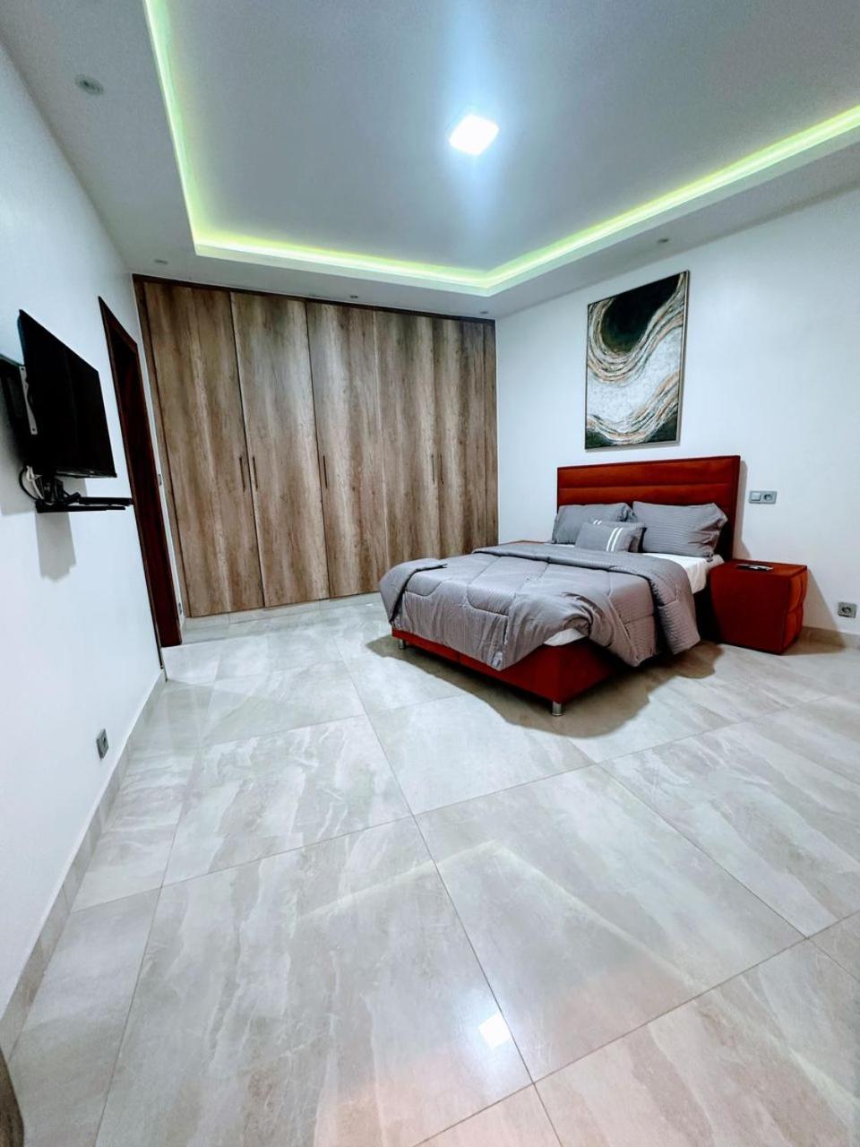 Apartment photo 1