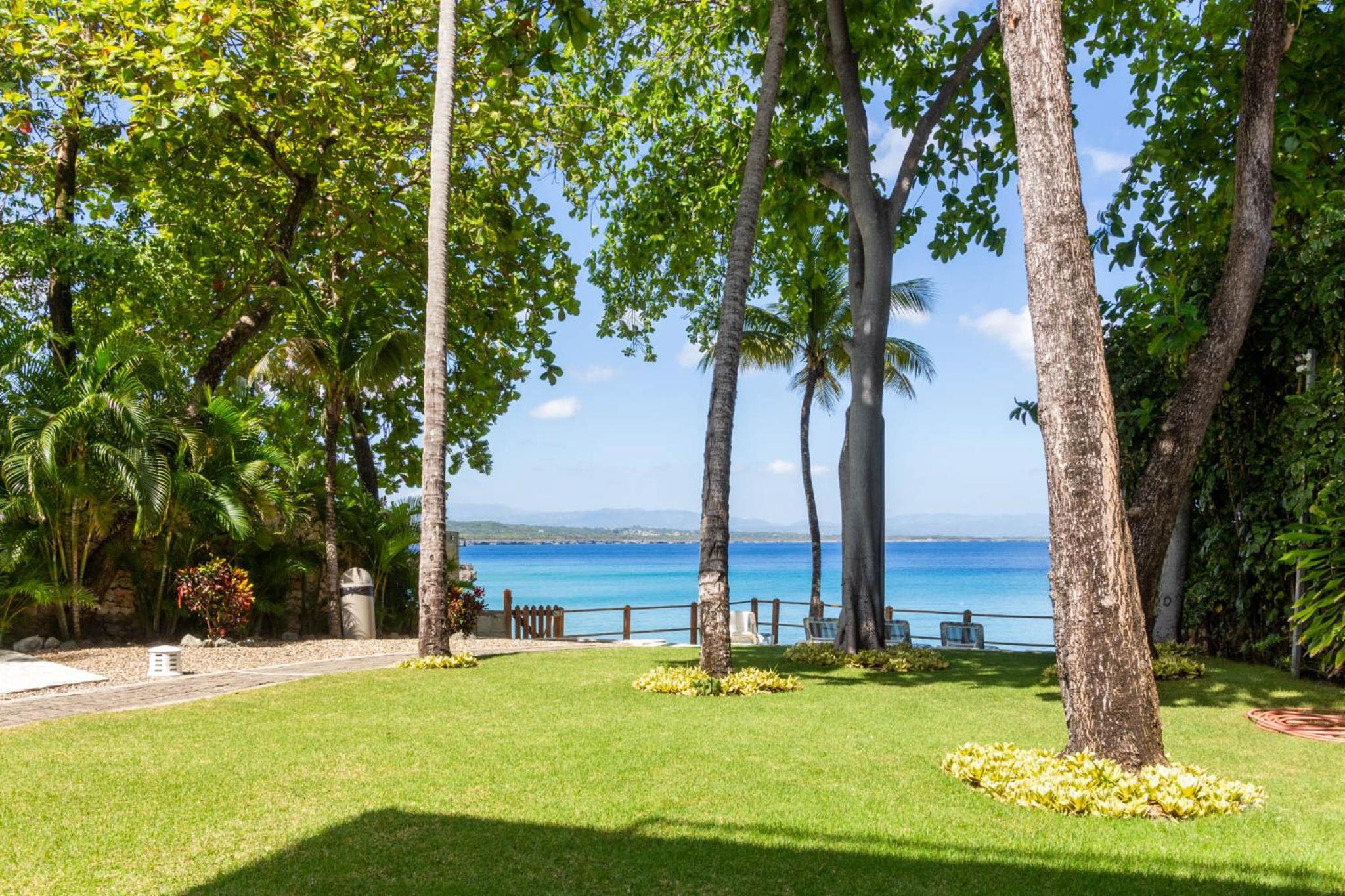 Two-Bedroom Apartment with Water View photo 3