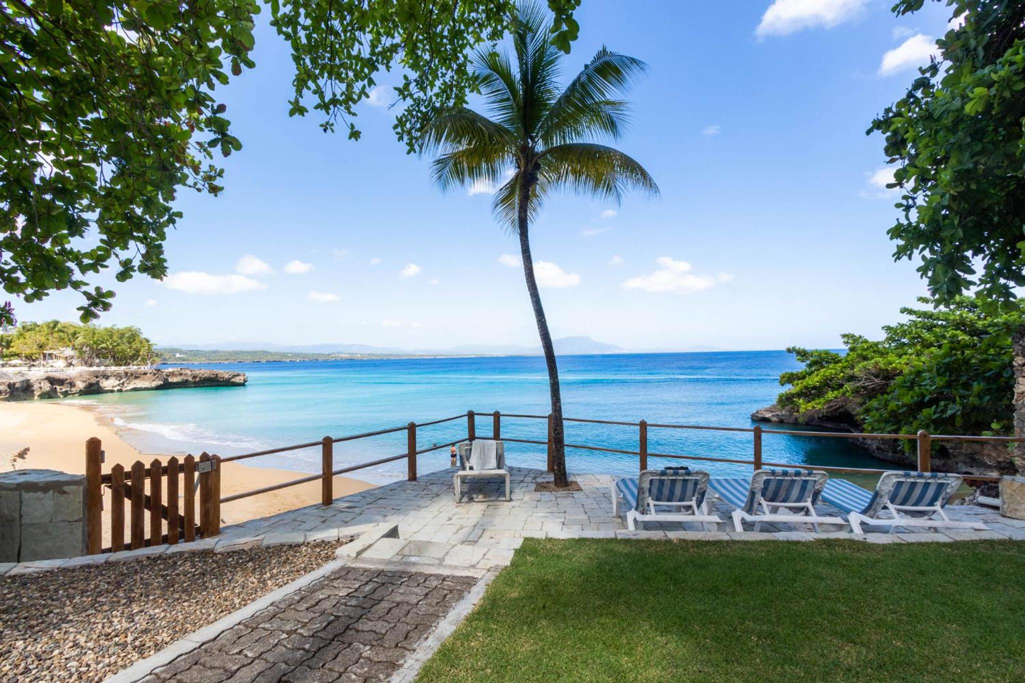 Two-Bedroom Apartment with Water View photo 2