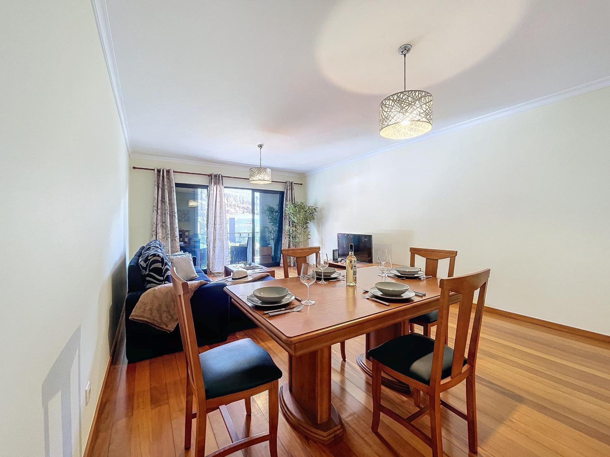 Apartment with Balcony photo 2