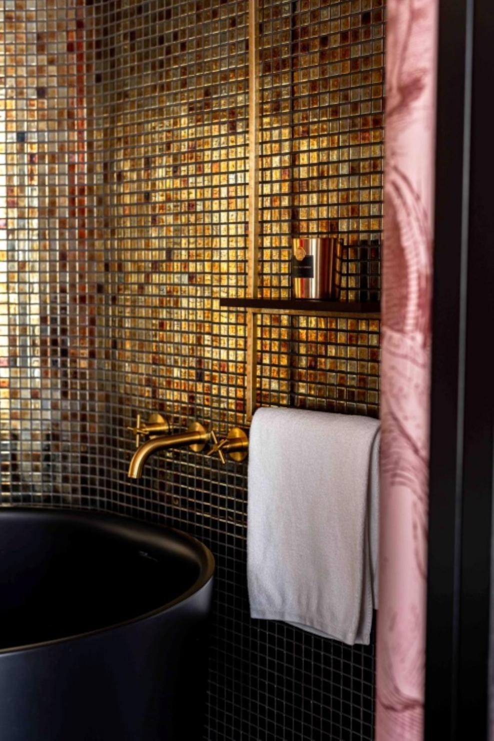 King Suite with Spa Bath thumbnail 5