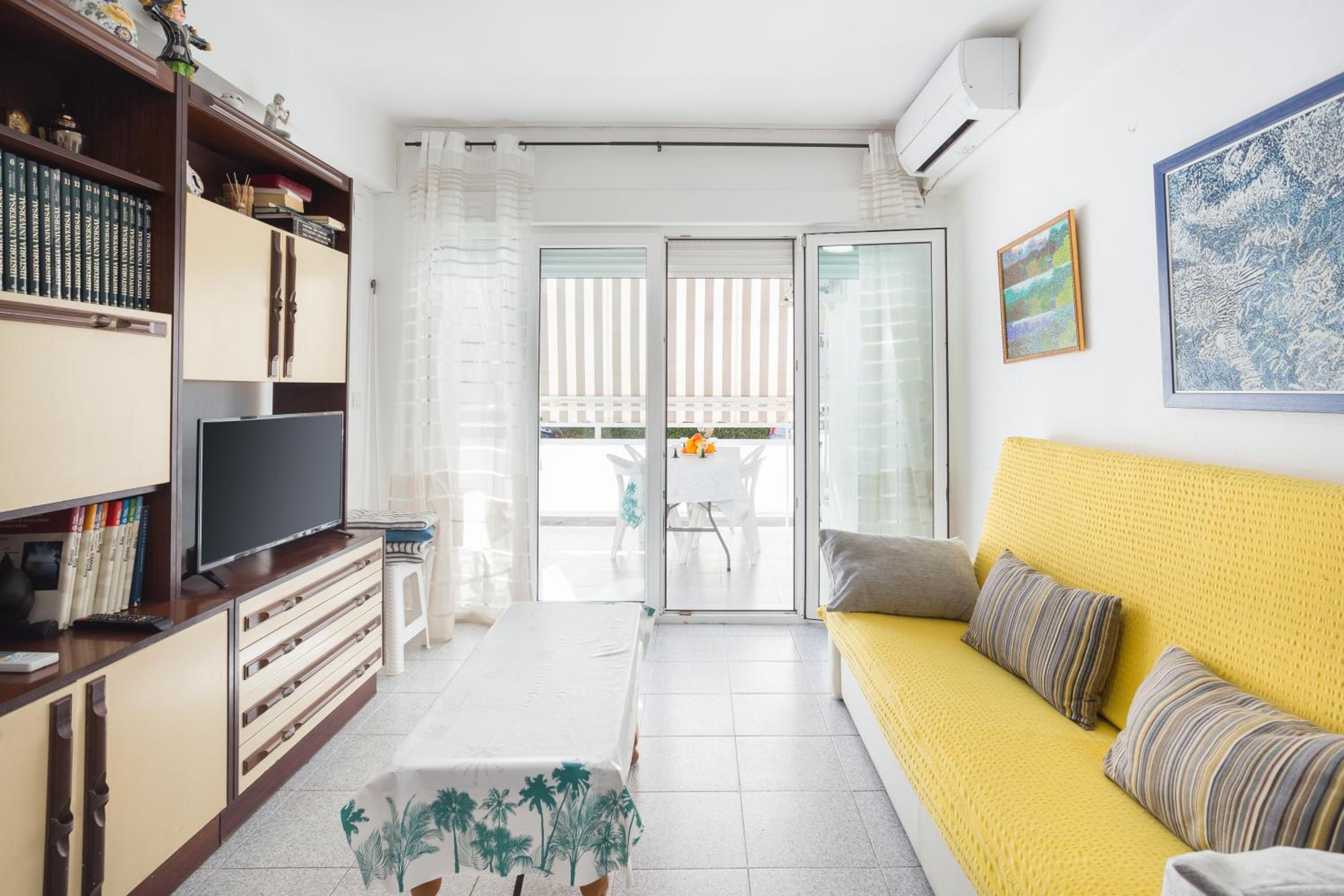 Three-Bedroom Premium Apartment with Balcony photo 2