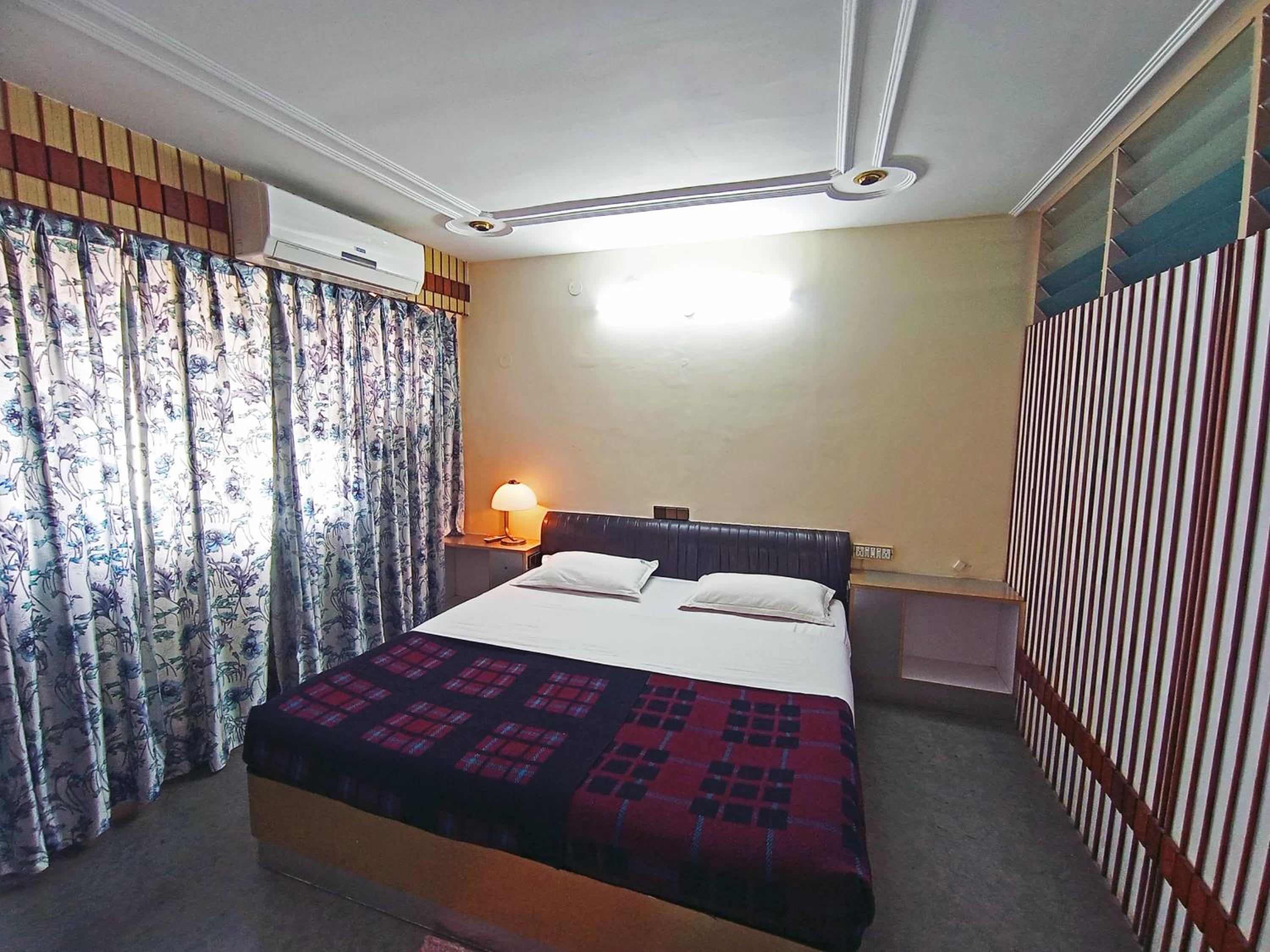 Deluxe Double Room - Photo 13