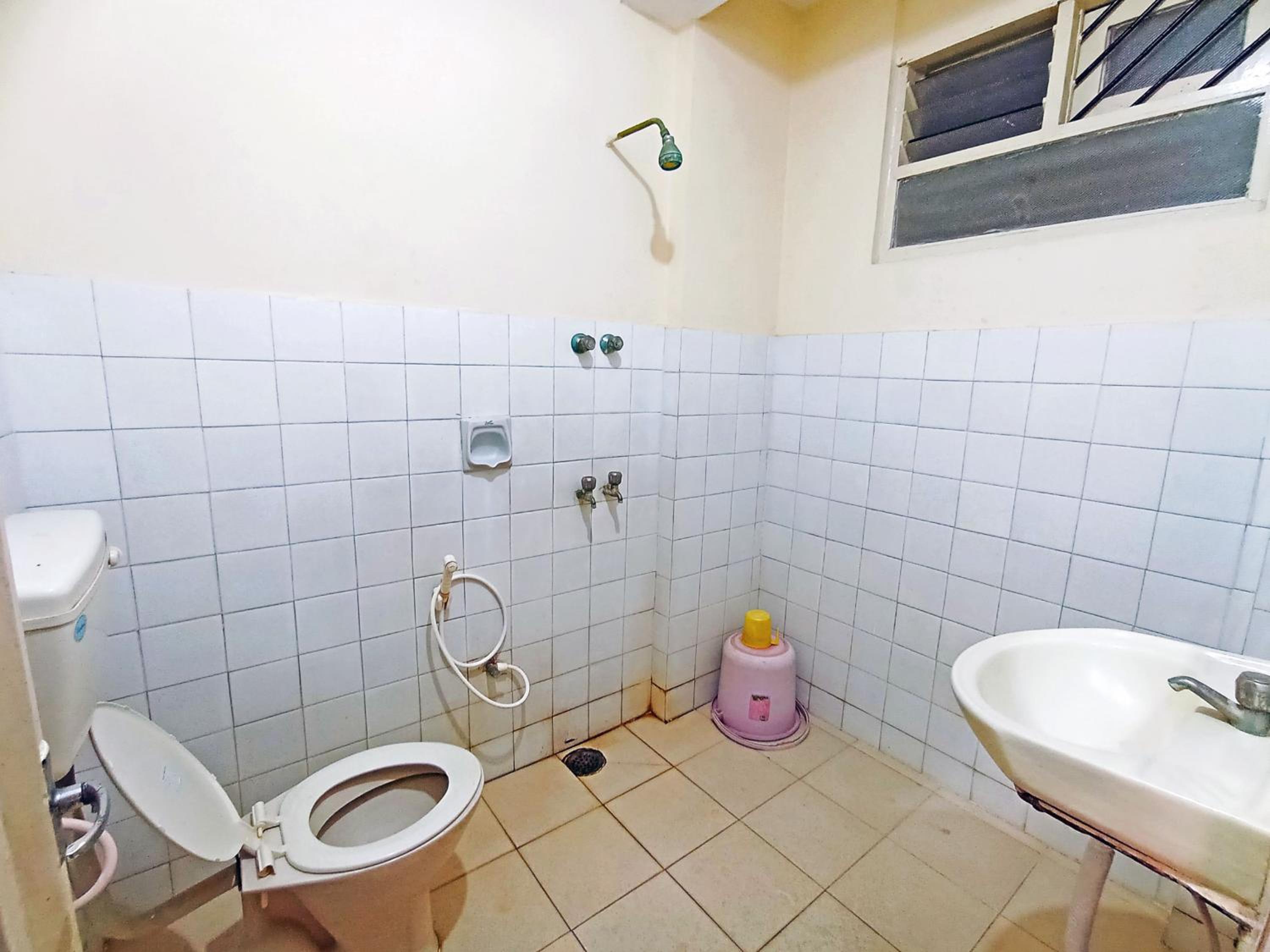 Standard Double Room with Fan - Photo 3