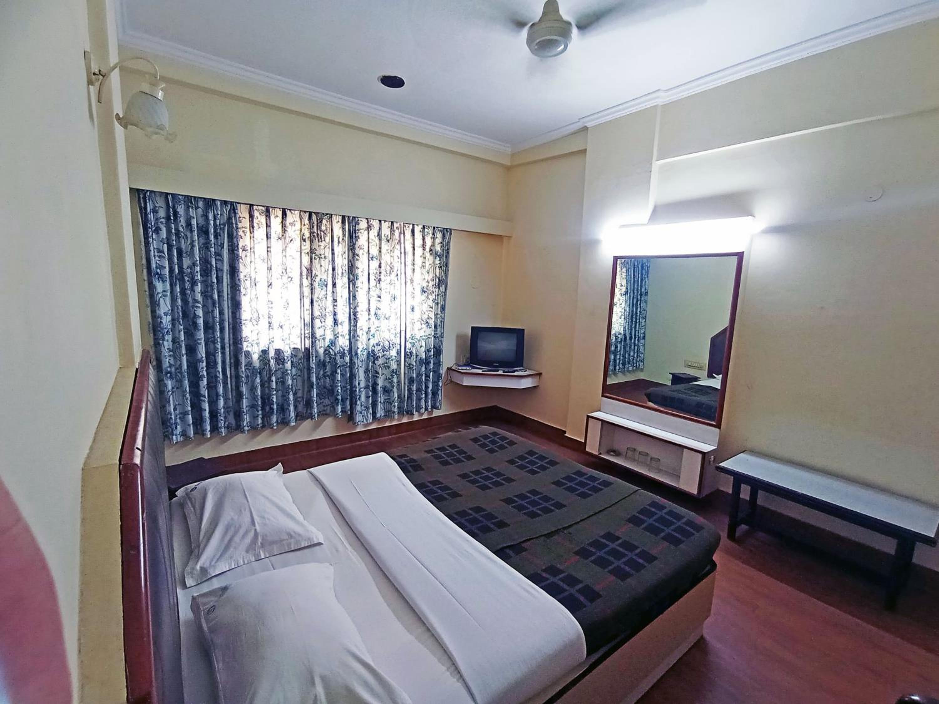 Budget Double Room - Photo 5