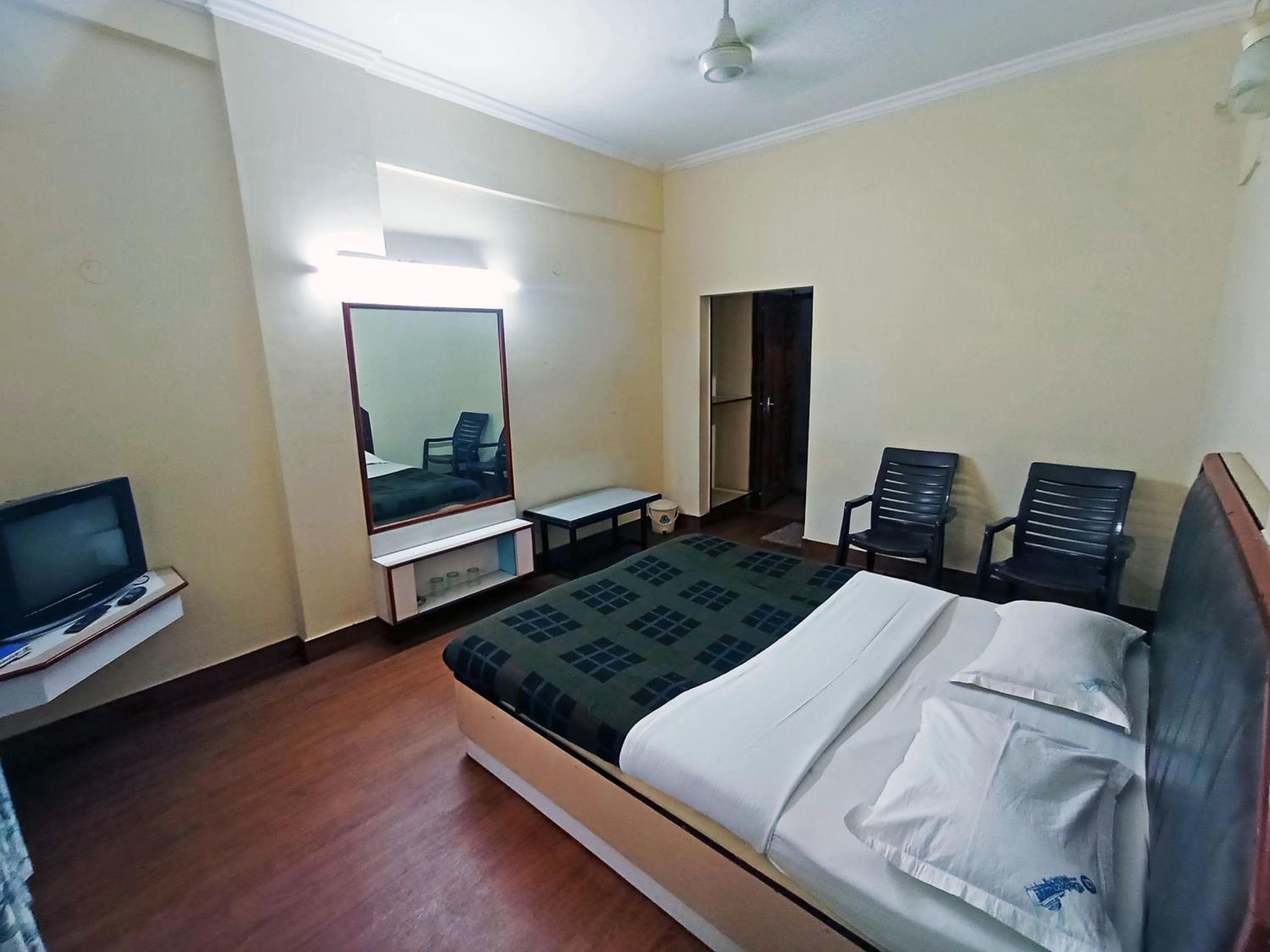 Budget Double Room - Photo 4