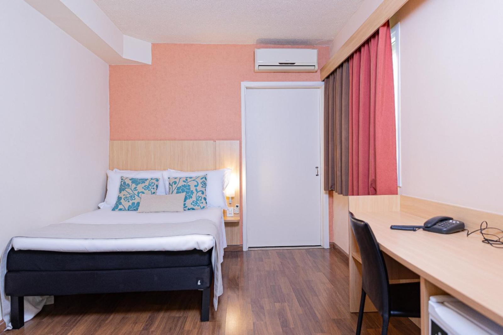 Queen Room - Disability Access photo 3