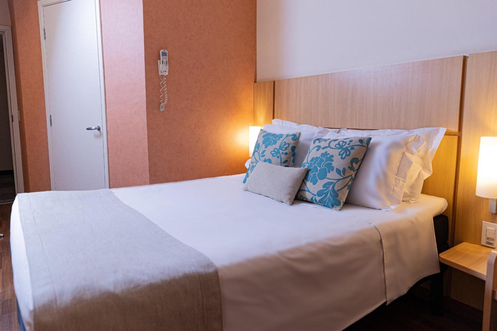 Queen Room photo 1