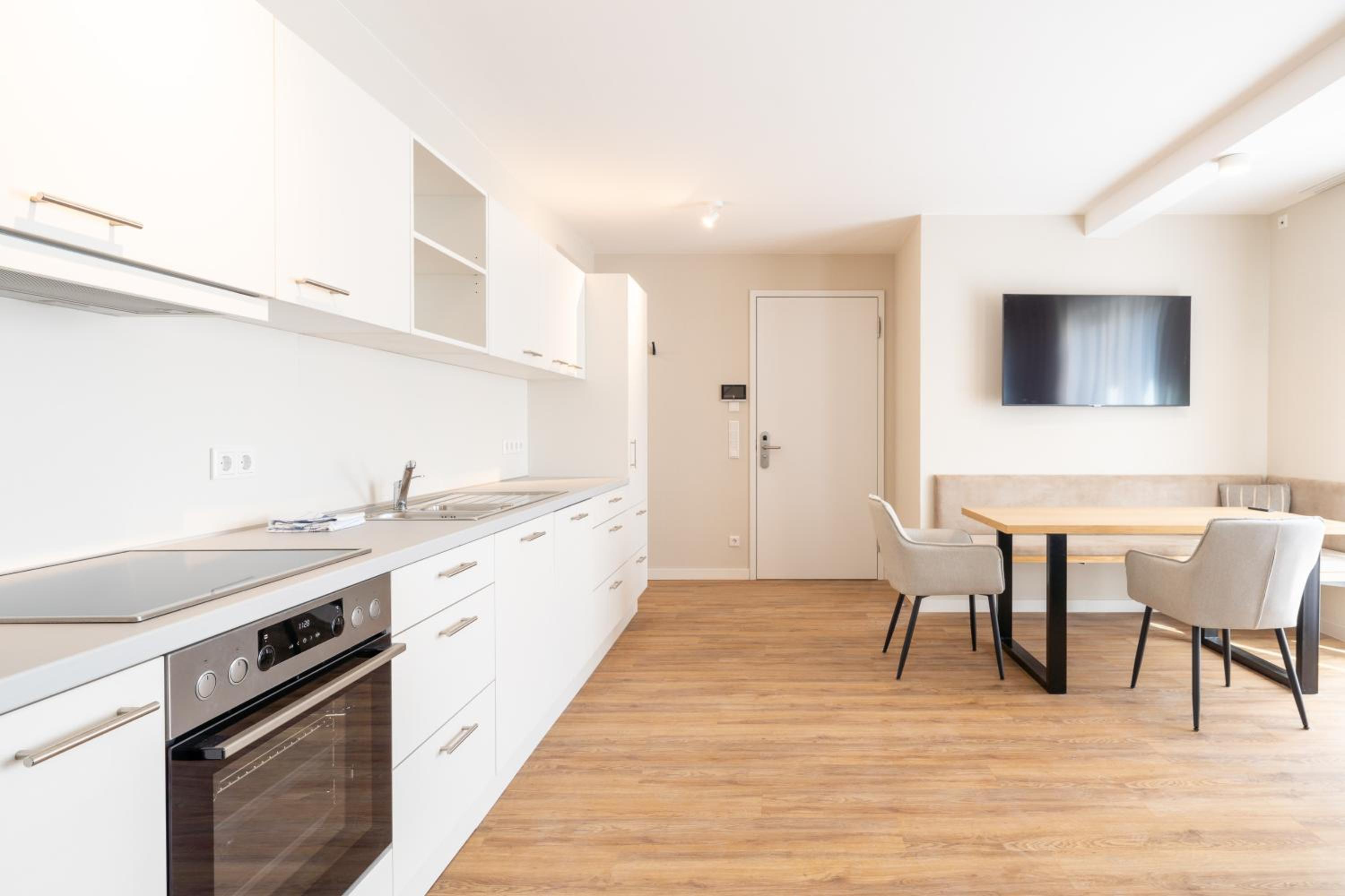 Deluxe Apartment photo 2