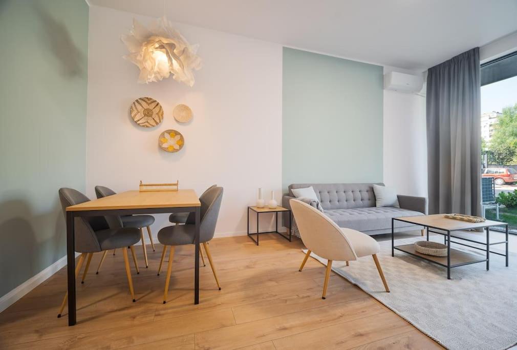 One-Bedroom Apartment with Garden