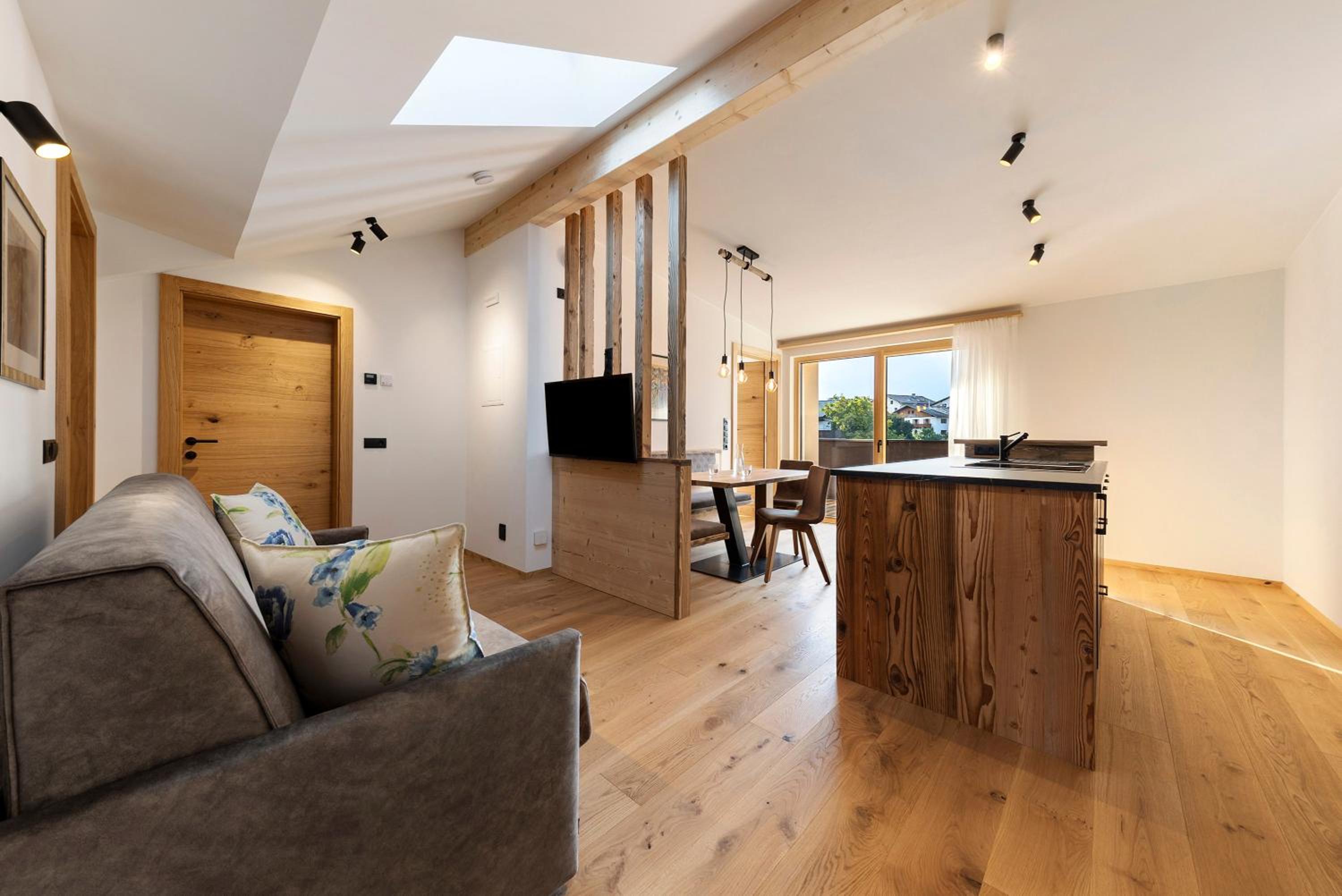 Two-Bedroom Deluxe Apartment with Garden View