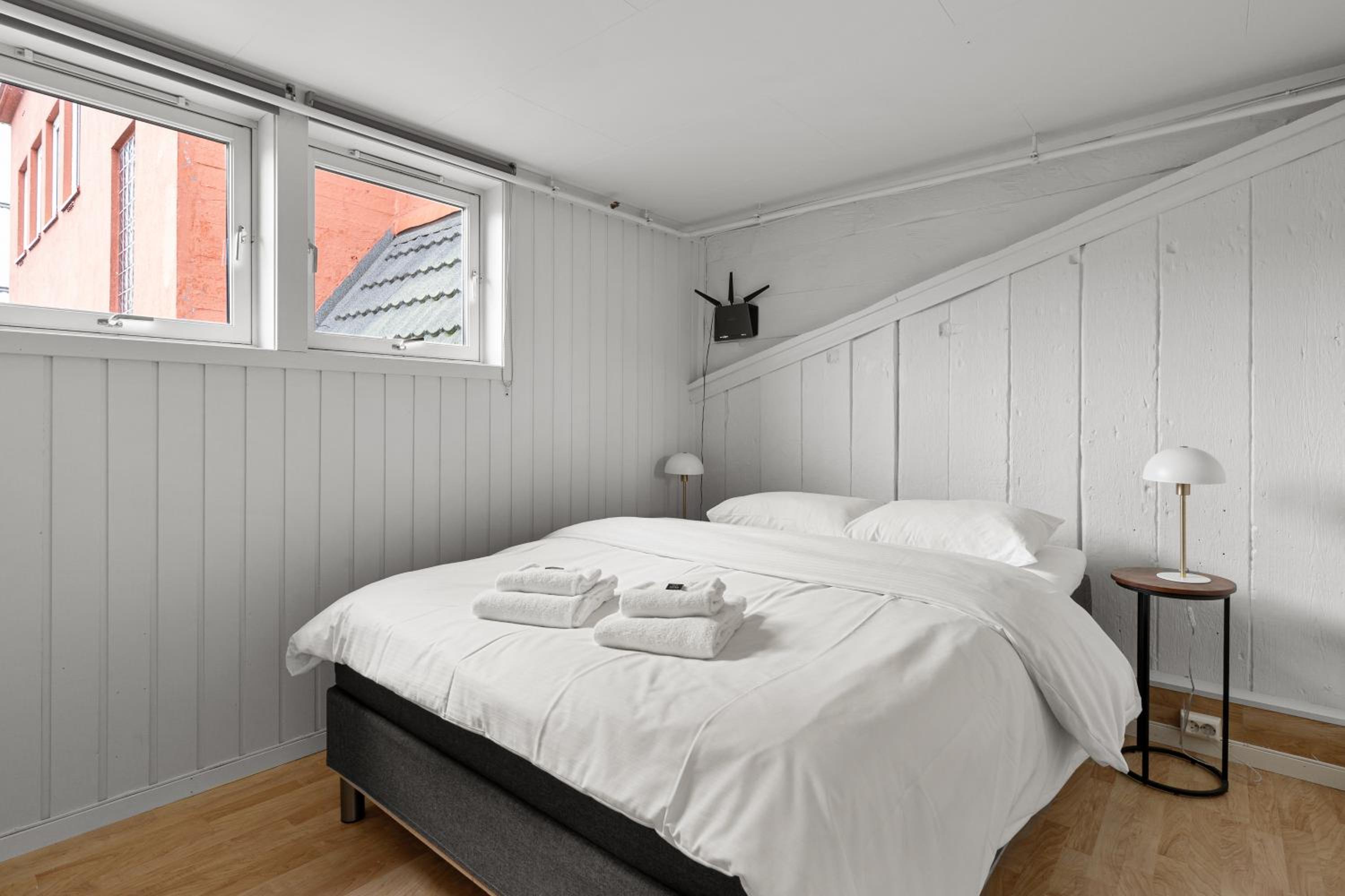 Three-Bedroom Loft Apartment - Photo 4