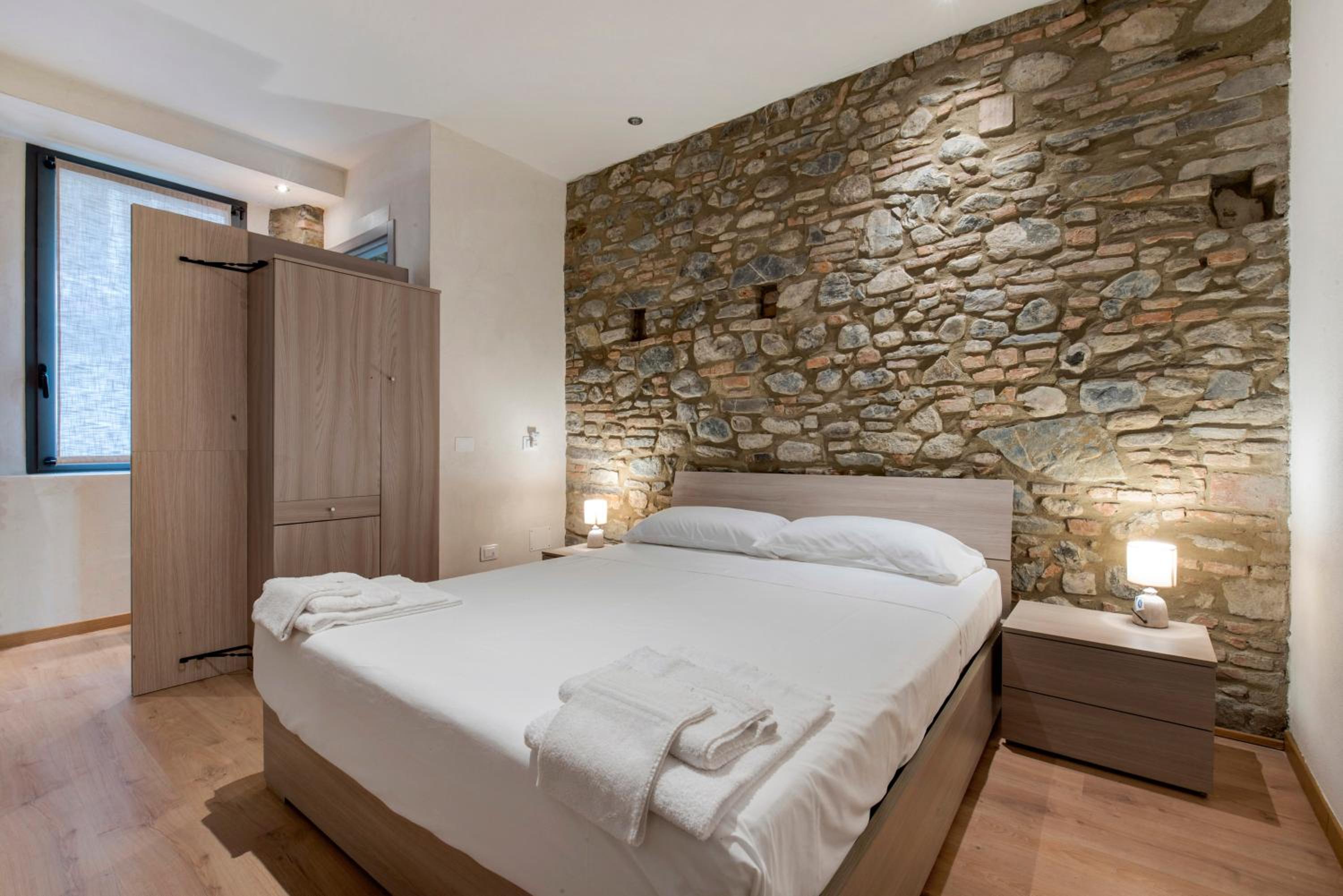 Superior One-Bedroom Apartment