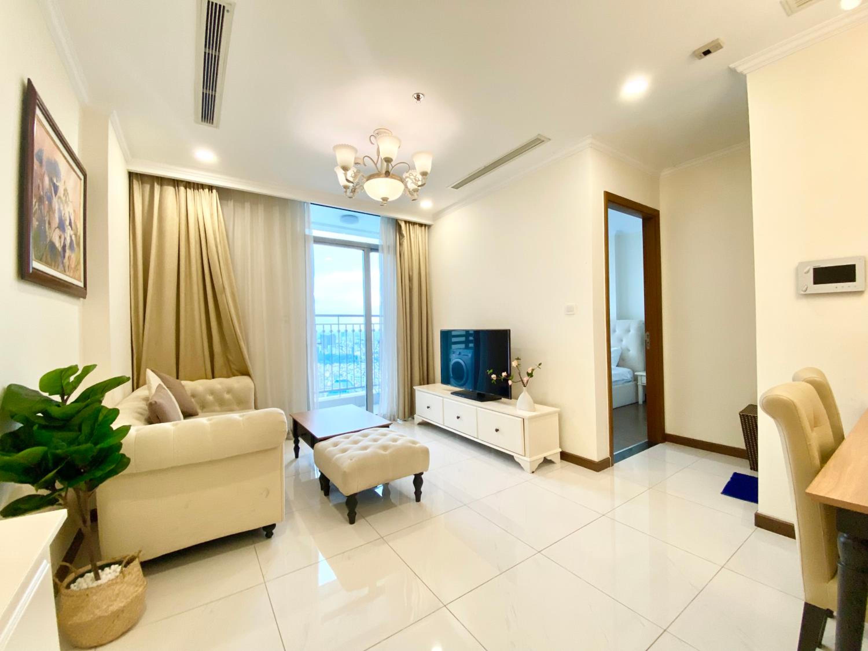 One-Bedroom Apartment With Balcony And City View photo 3