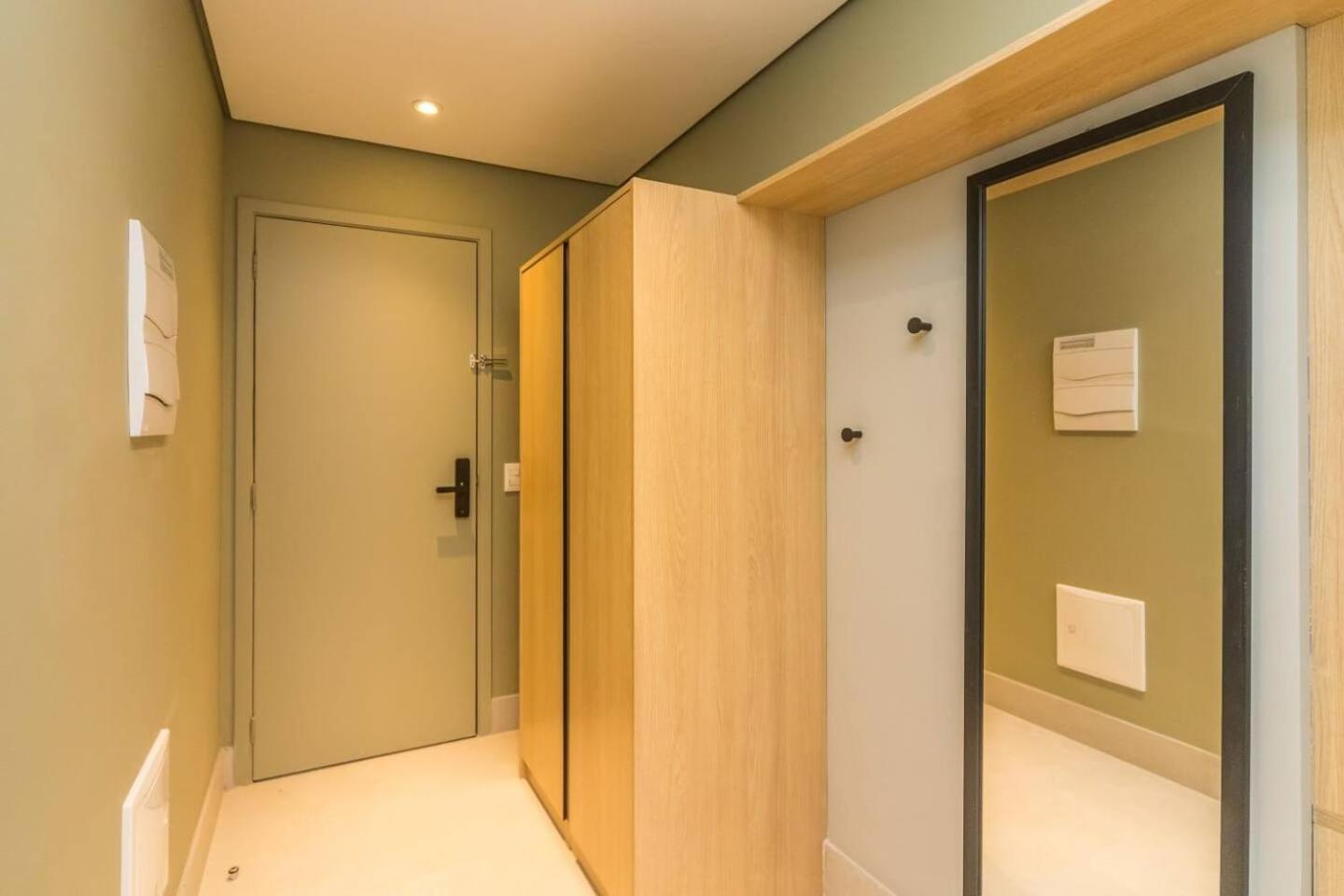 Deluxe Queen Suite - Photo 11