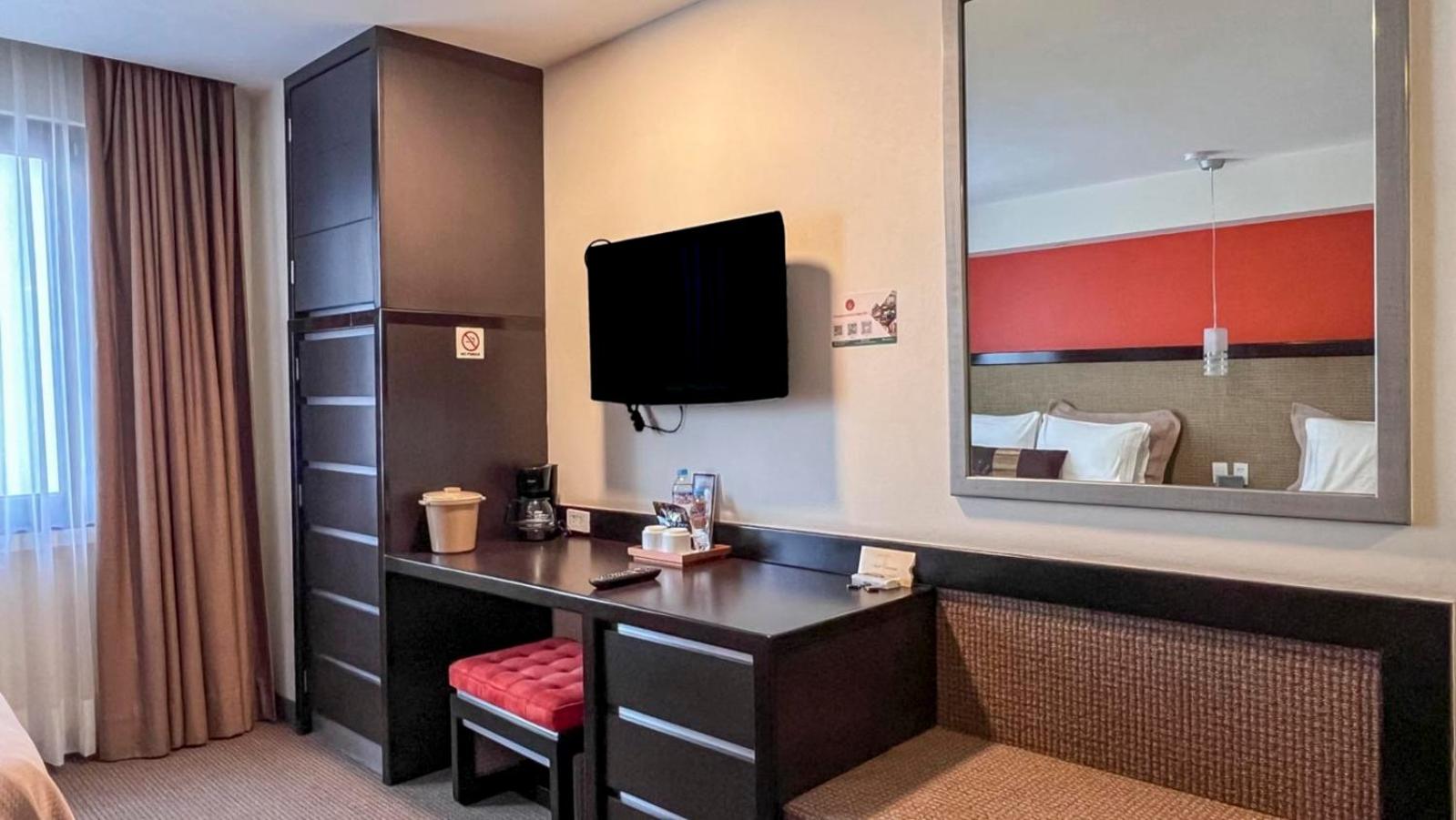 Double Room with Two Double Beds - Photo 8