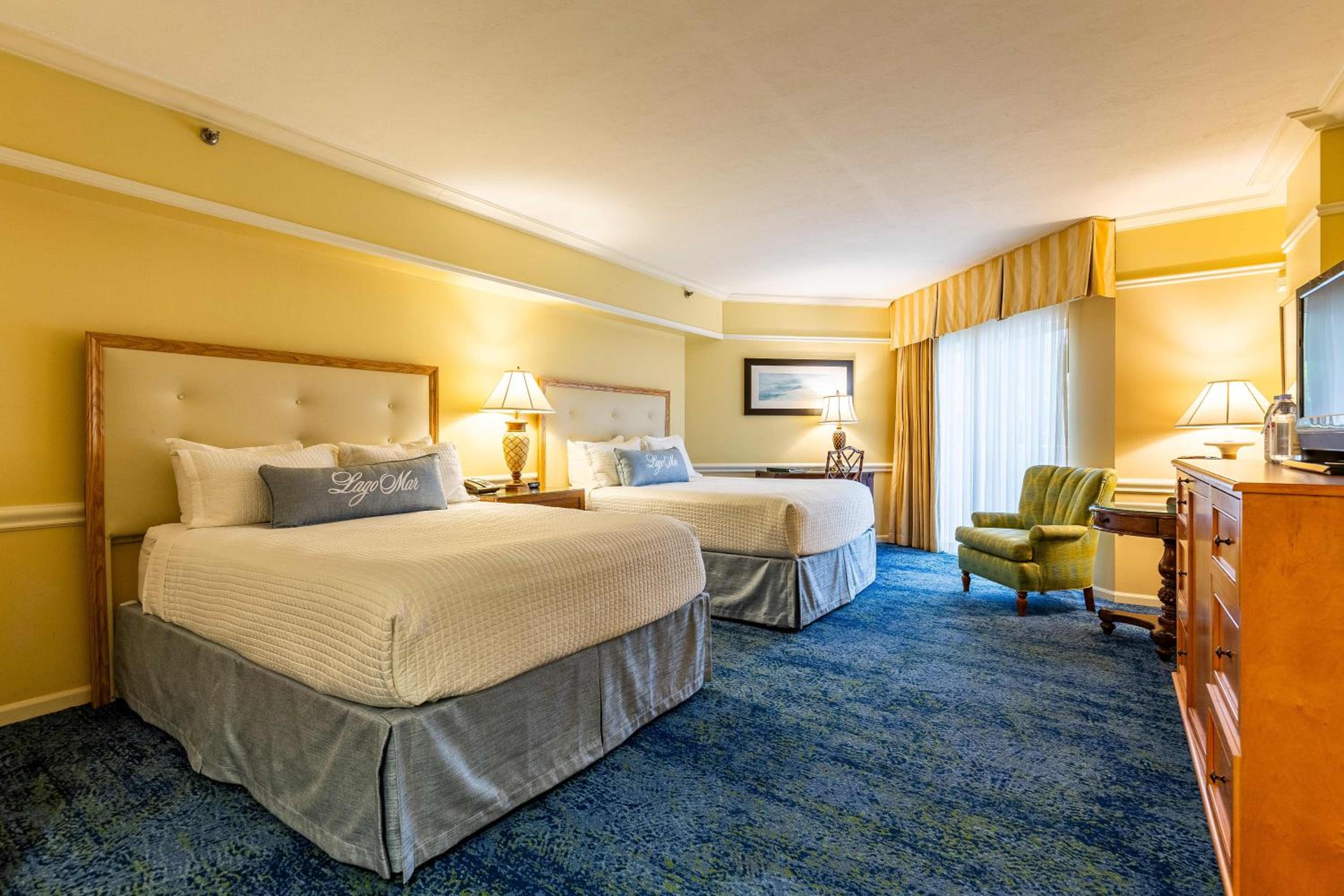 Queen Room with Two Queen Beds - Photo 1