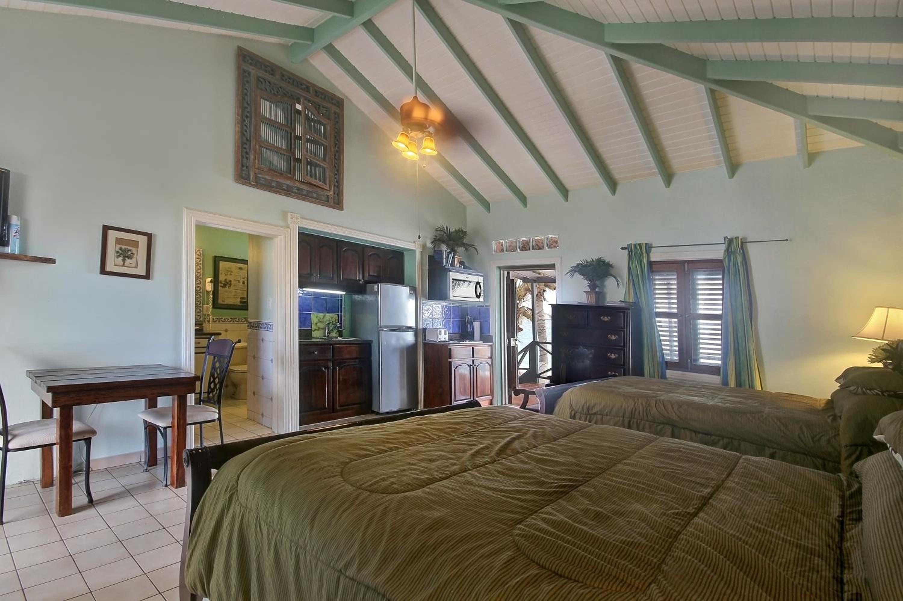Beachfront Two Queen Studio