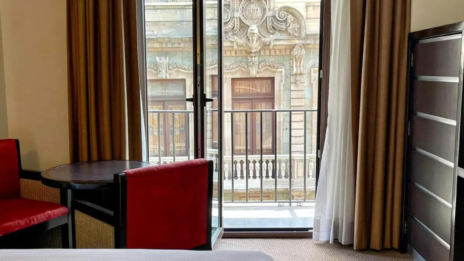Double Room - Photo 12