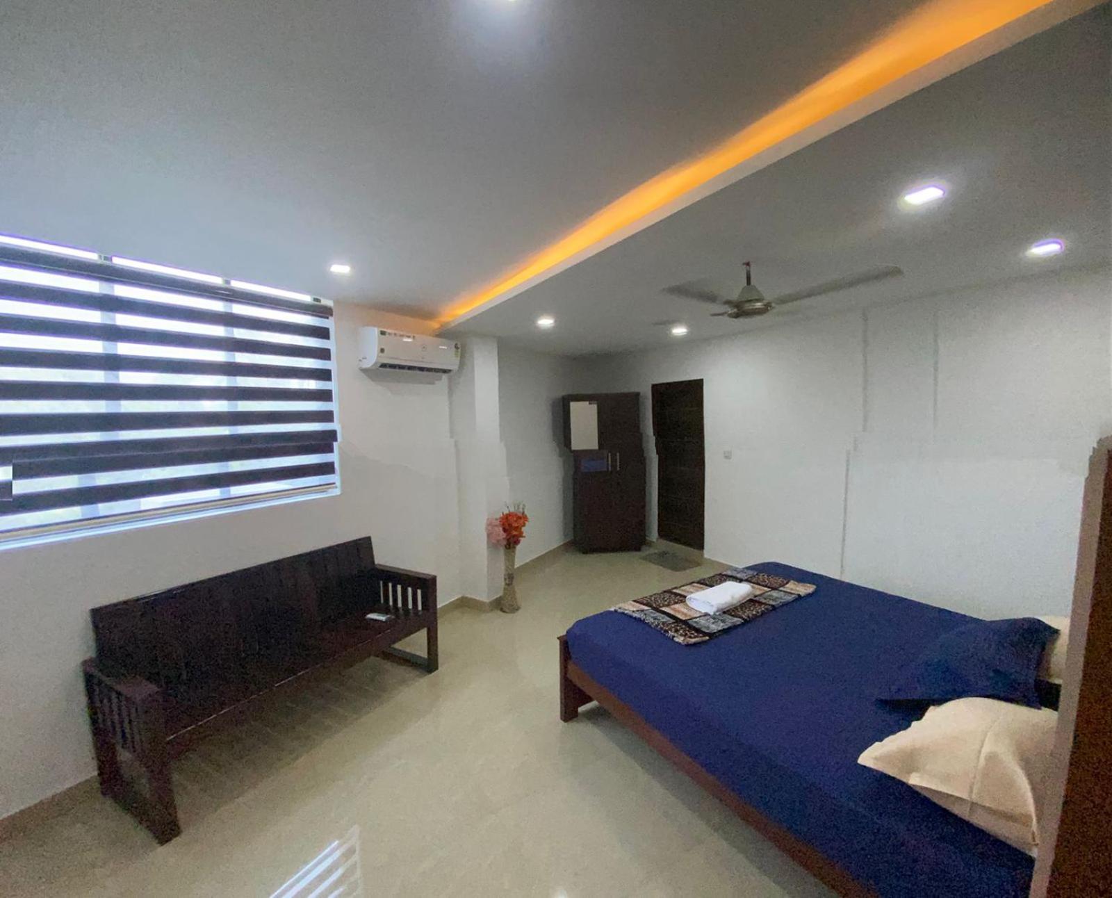 One-Bedroom Apartment photo 1