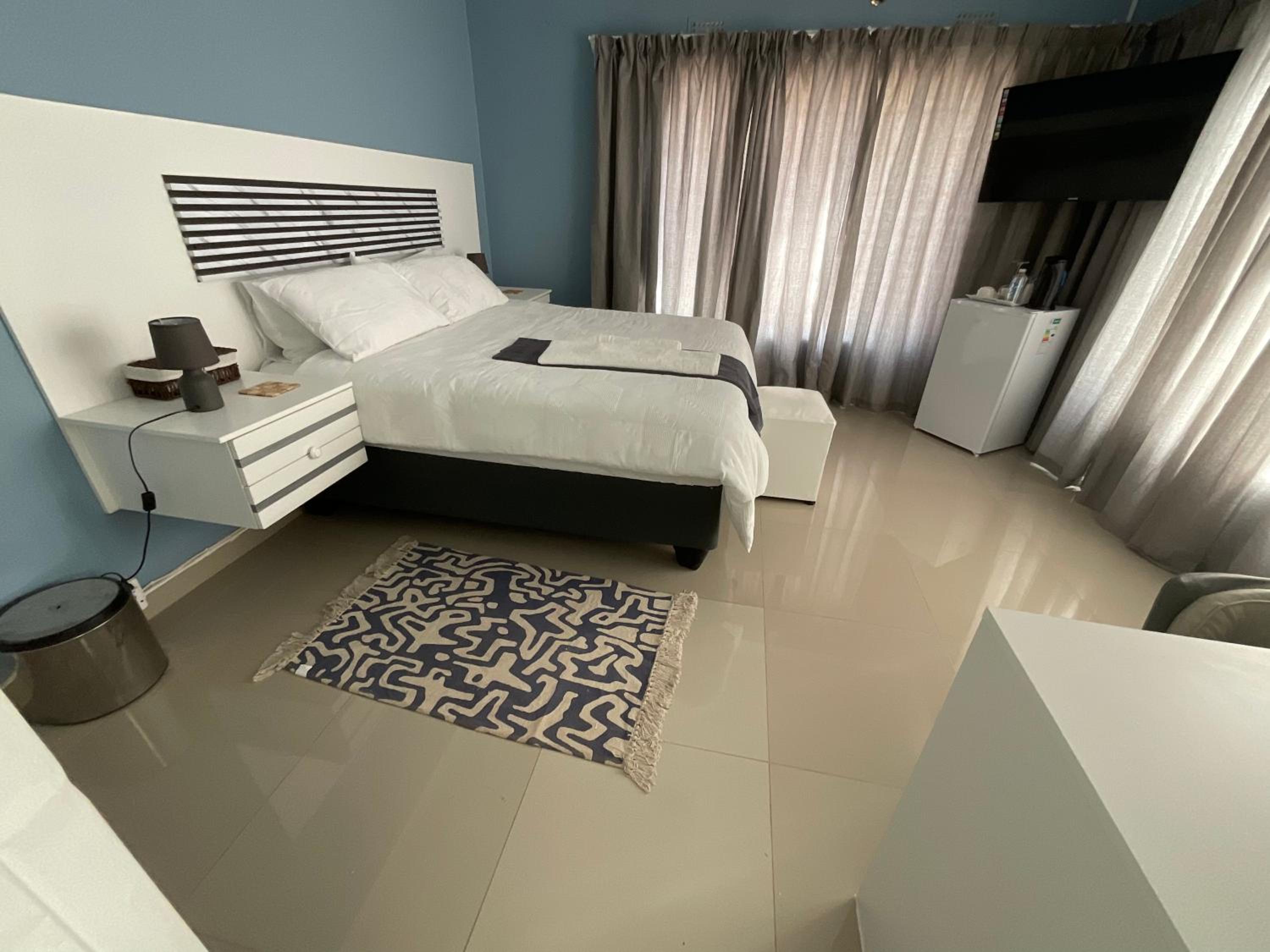 Double Room with Private Bathroom photo 1