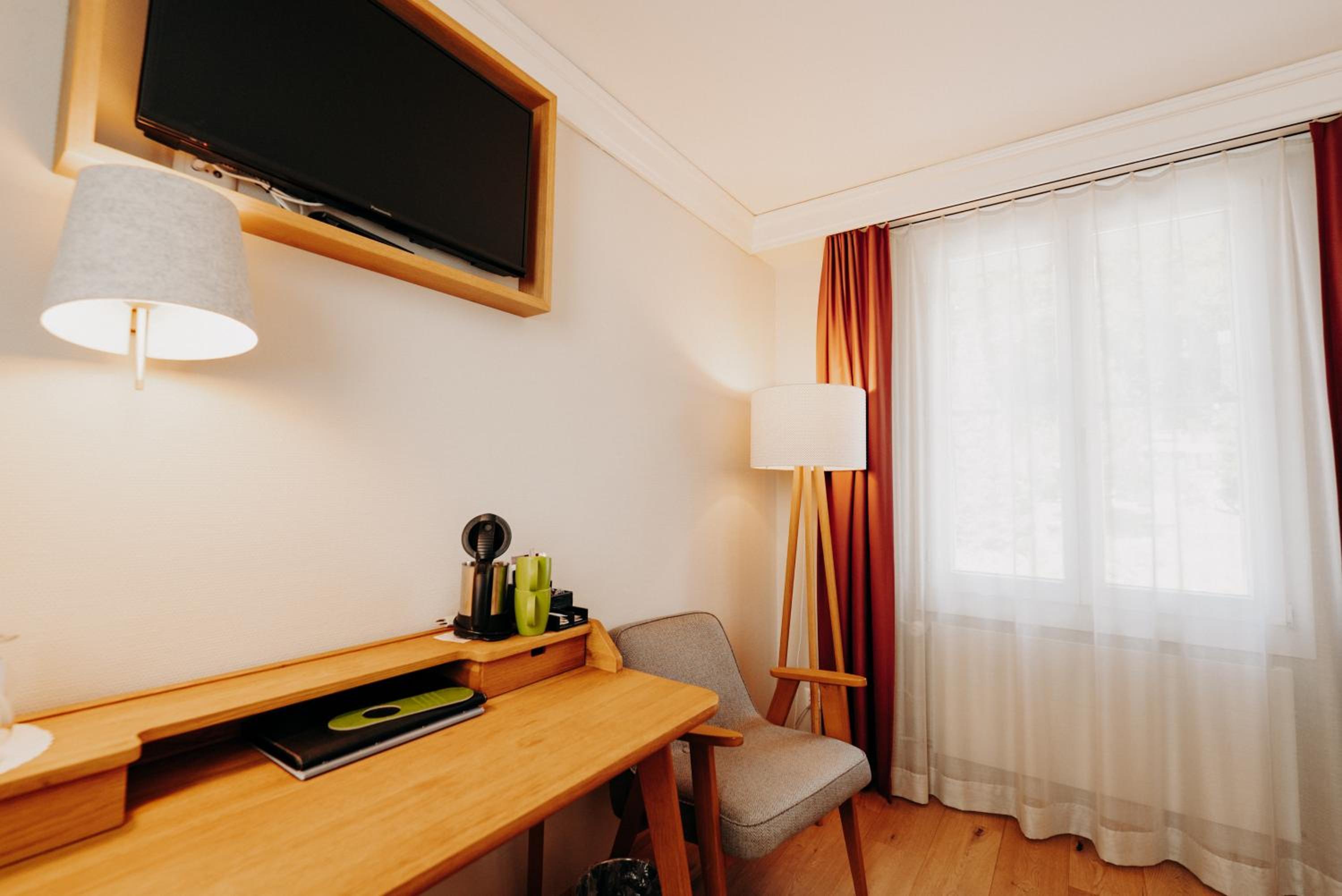 Deluxe Twin Room with Garden View photo 3