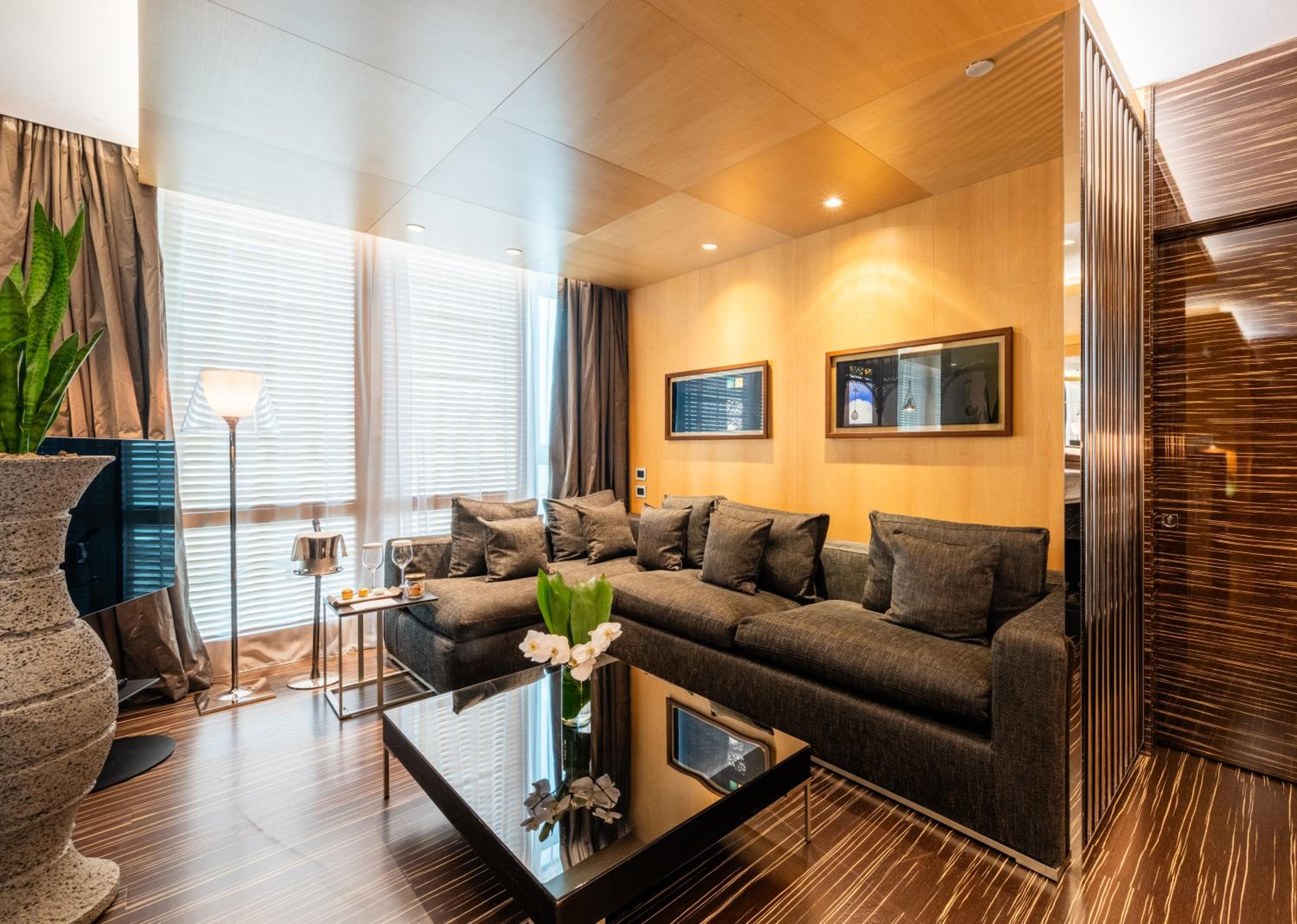 Deluxe Suite Harbor View - Photo 1