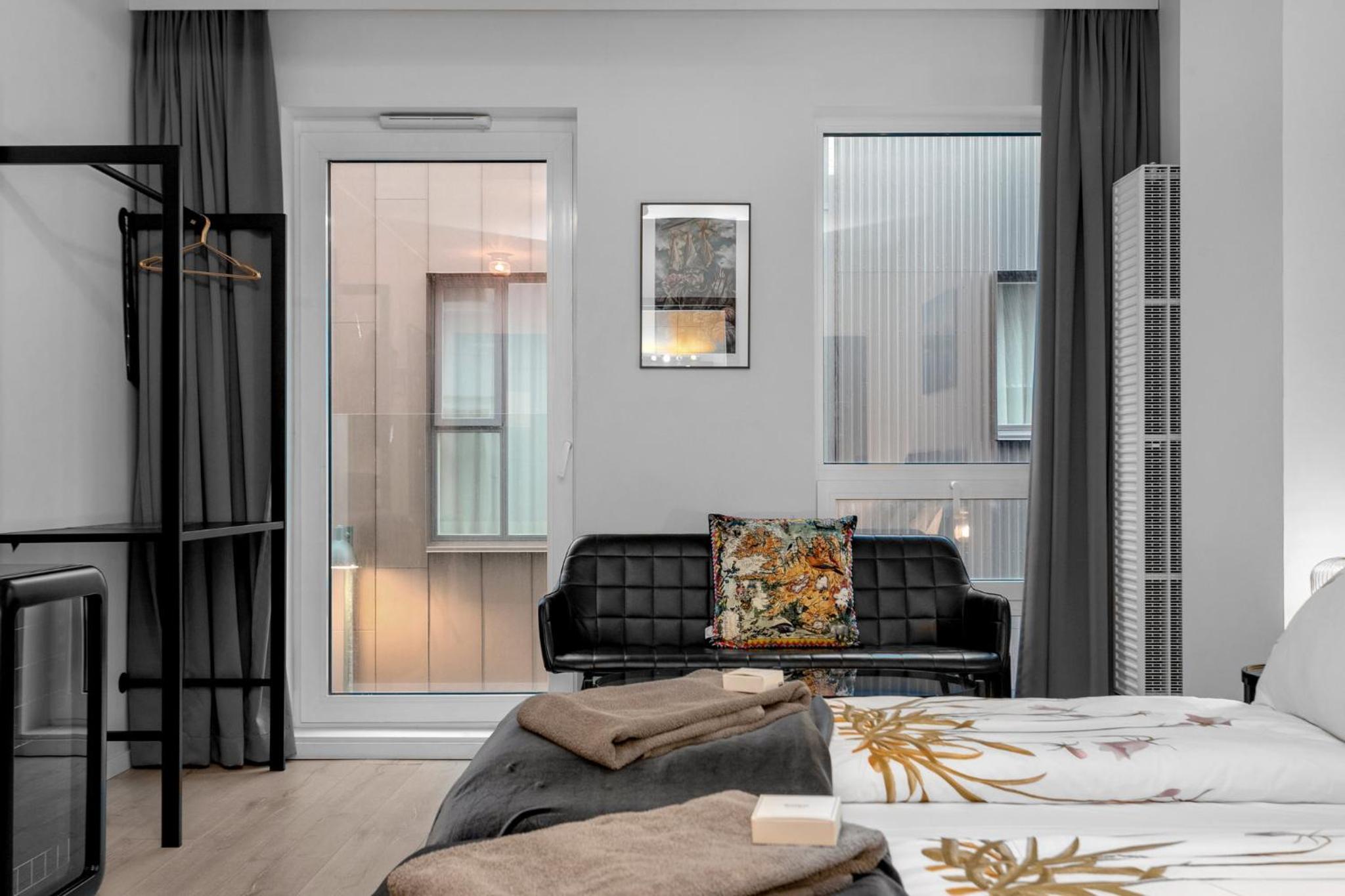 Superior King Room - Photo 10
