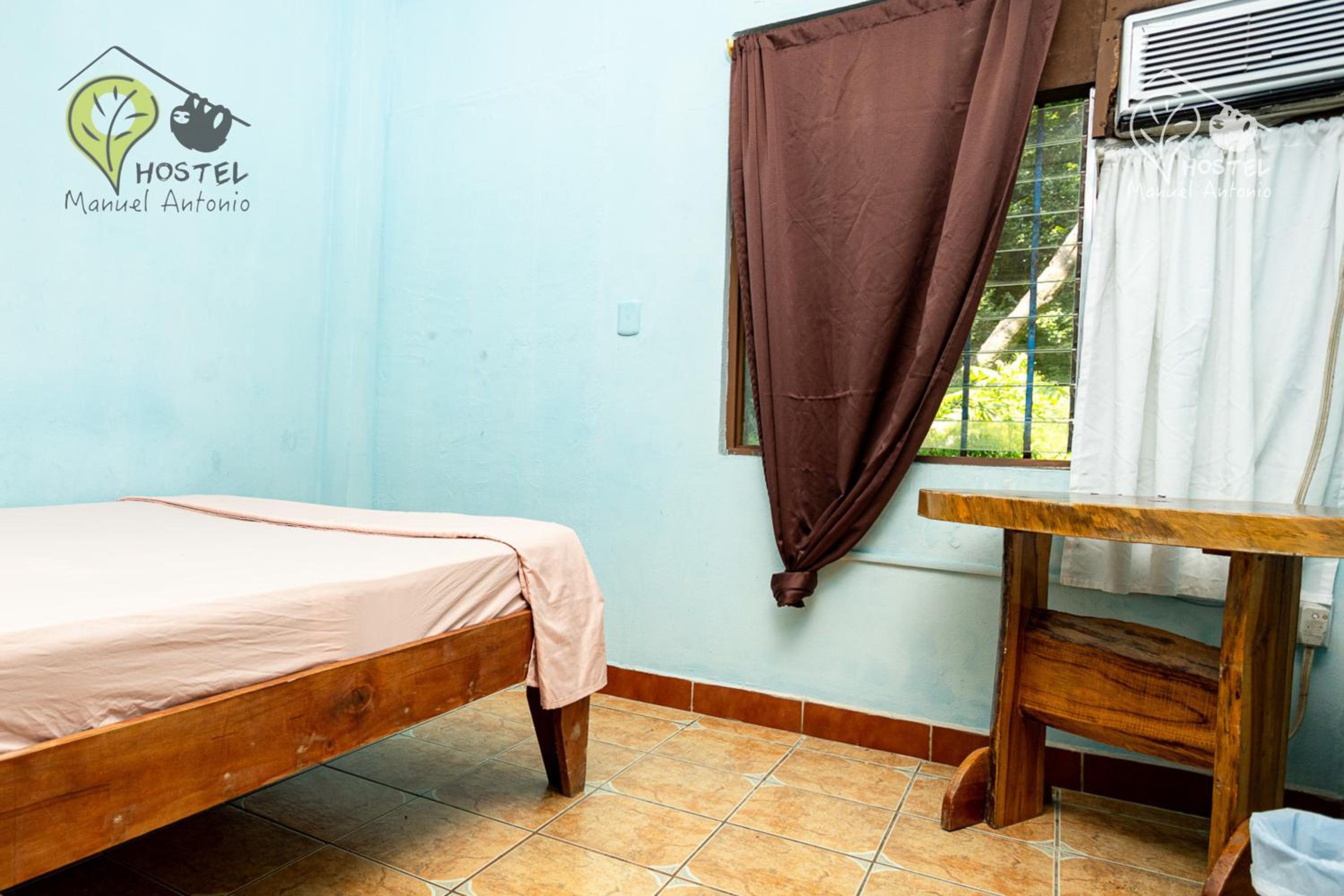 Double Room with Shared Bathroom photo 1