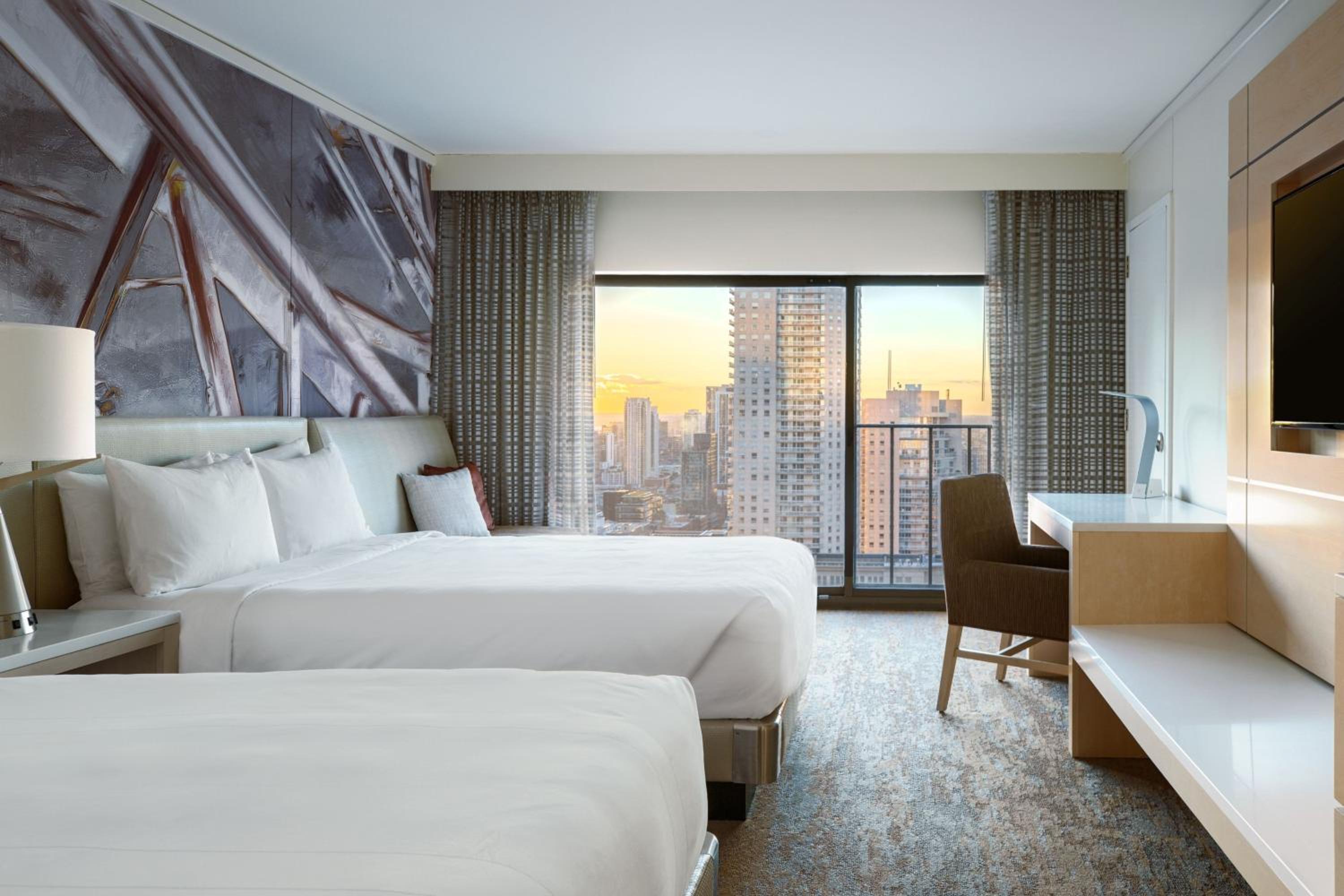 Club level, Guest room, 2 Double, City view, High floor - Photo 2