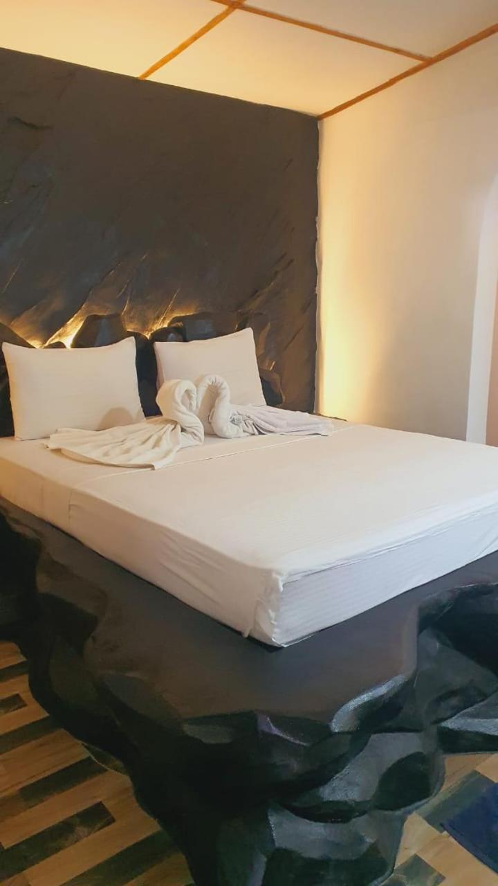 Deluxe Double Room with Shower photo 3