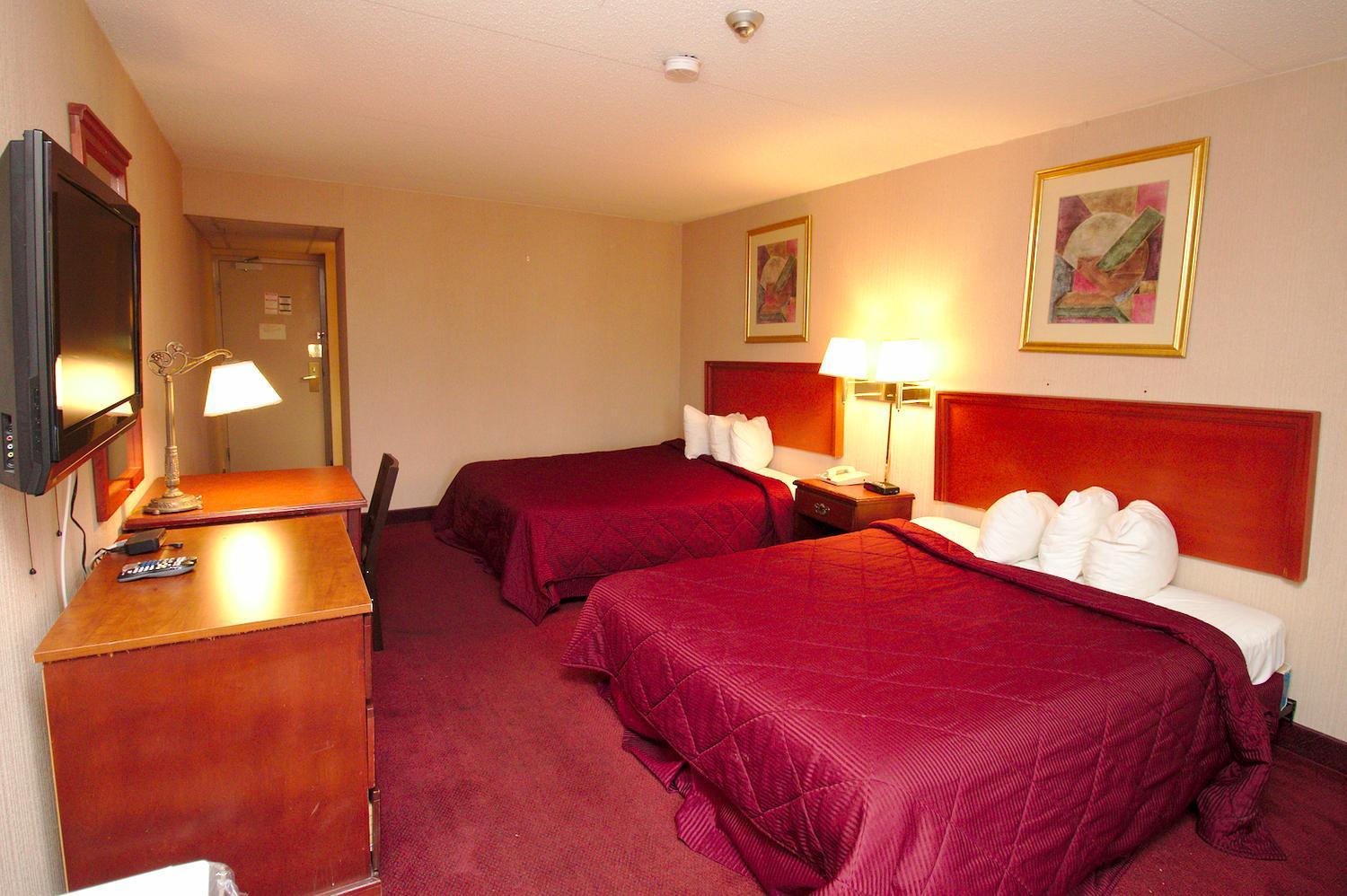 Queen Room with Two Queen Beds - Photo 1