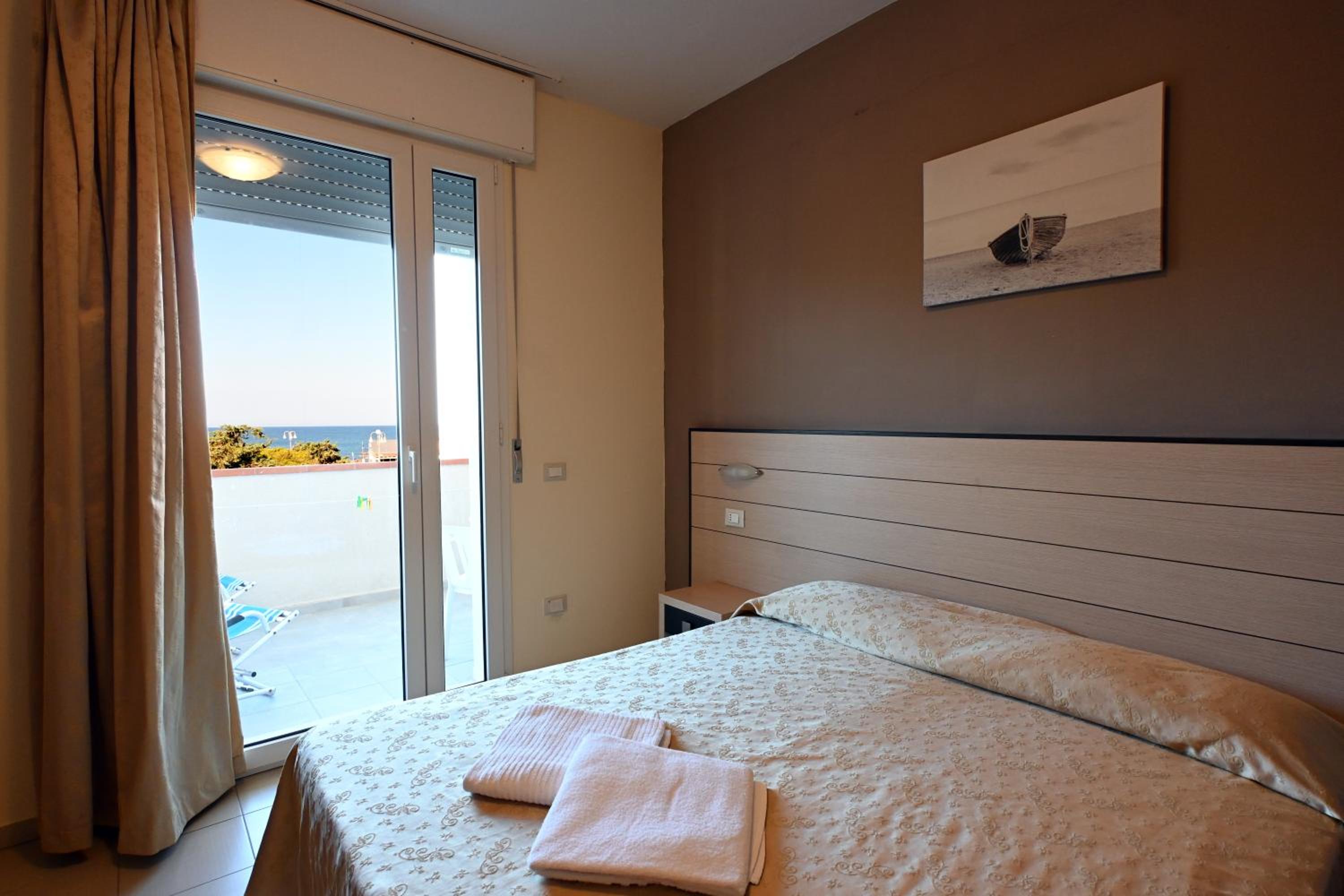 Double Room with Sea View photo 1