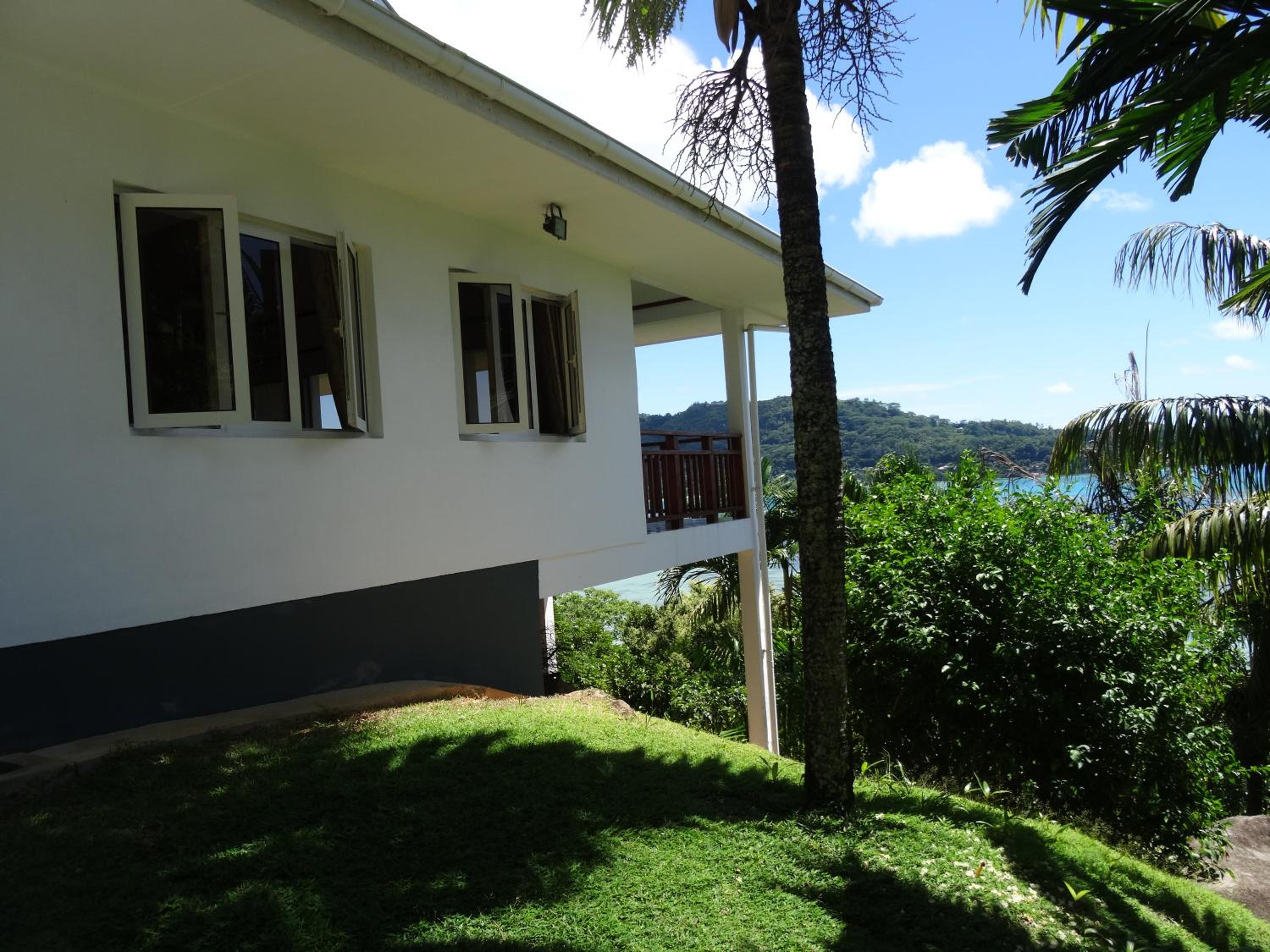 Standard Two-Bedroom Villa - Photo 23