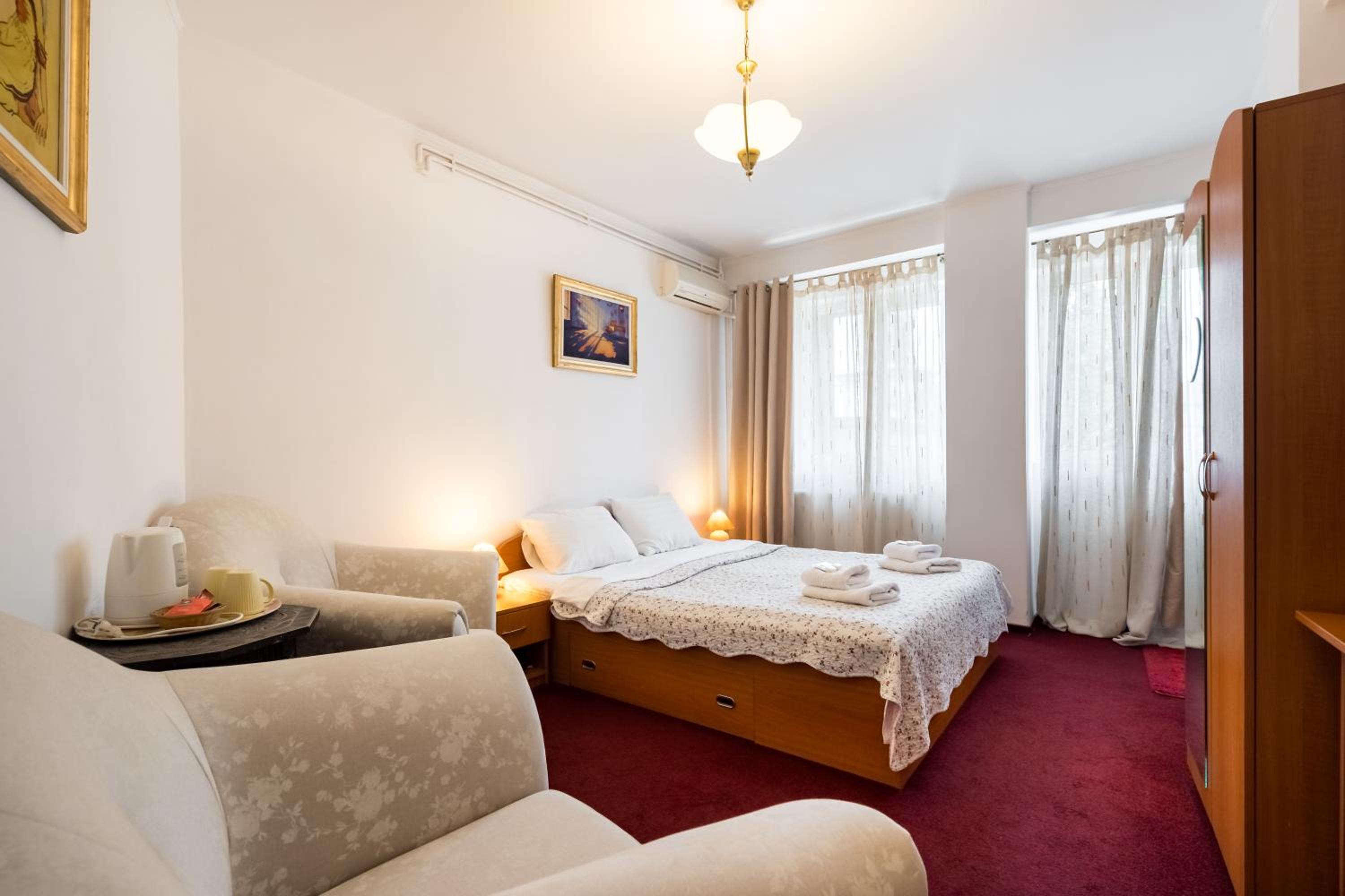 Double Room - Photo 2