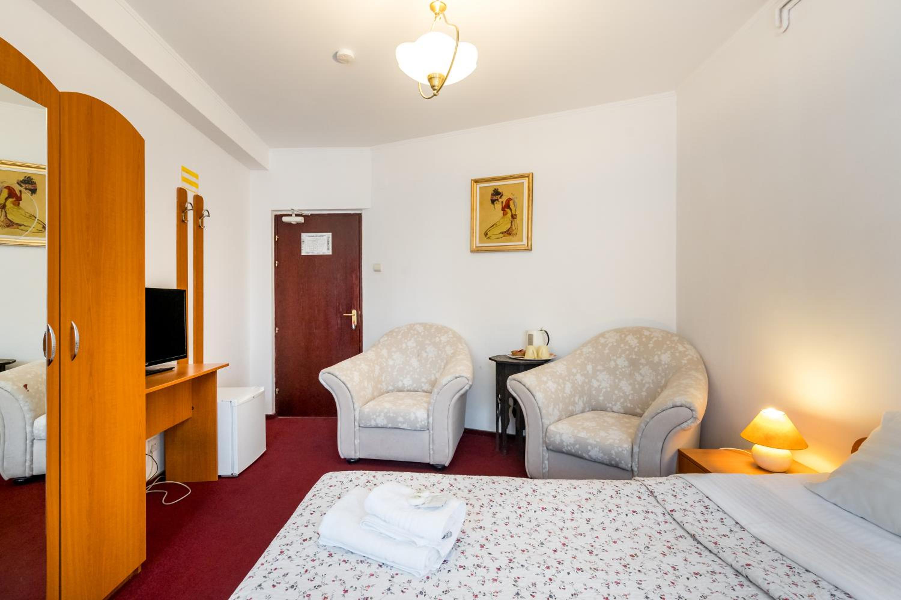 Double Room - Photo 4