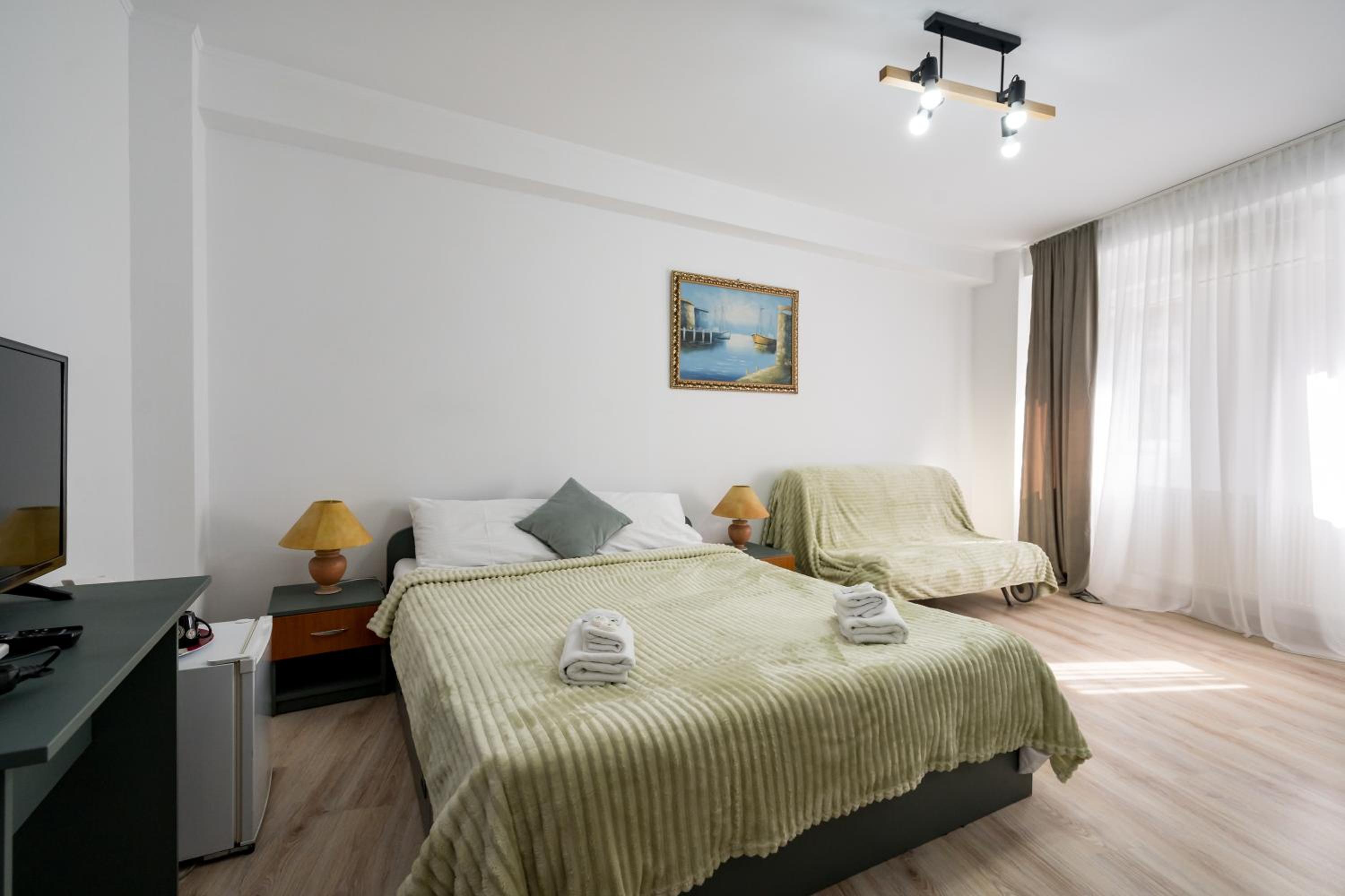 Deluxe Family Room - Photo 7