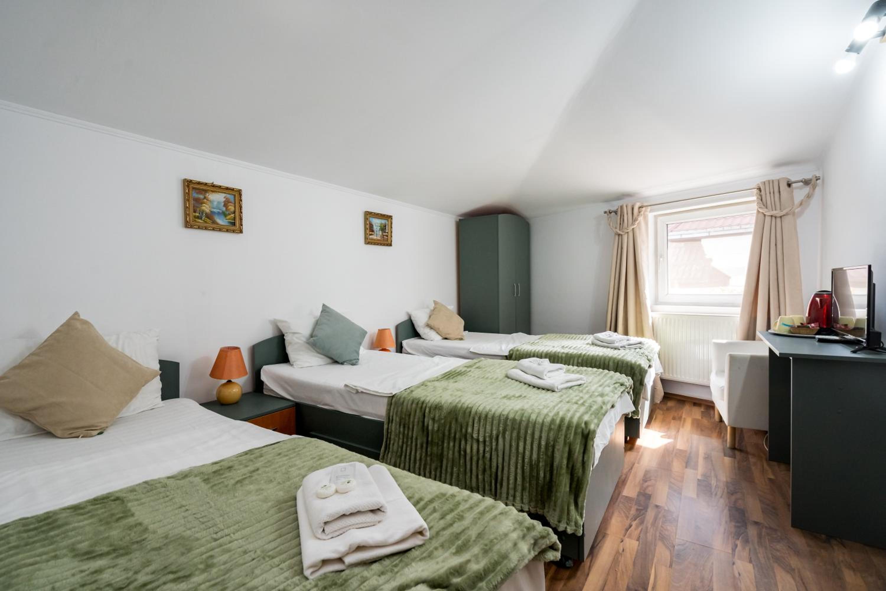 Triple Room - Photo 1