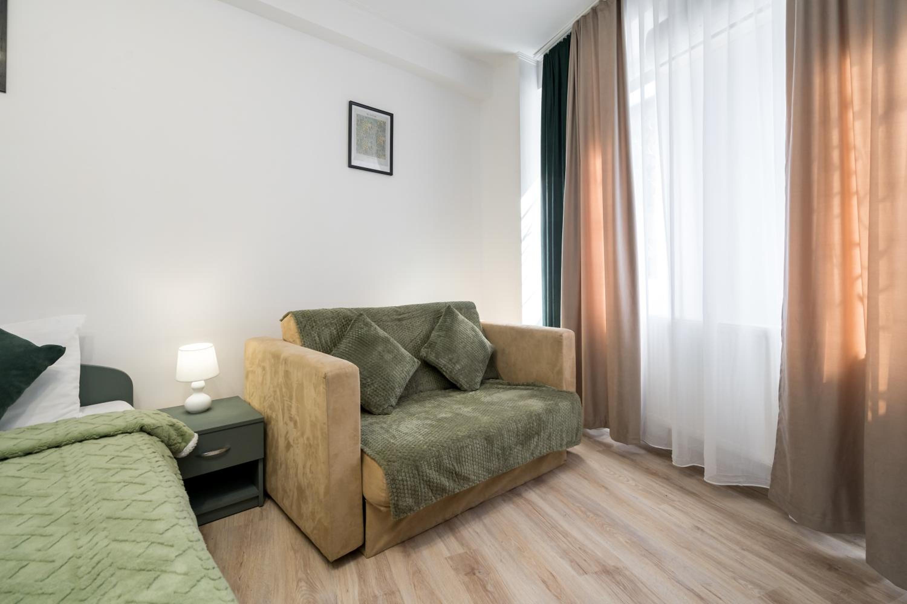 Deluxe Family Room - Photo 14