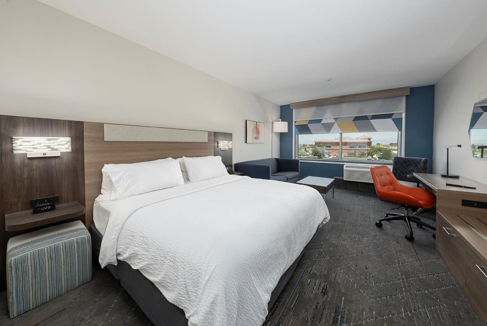 King Suite - Photo 1